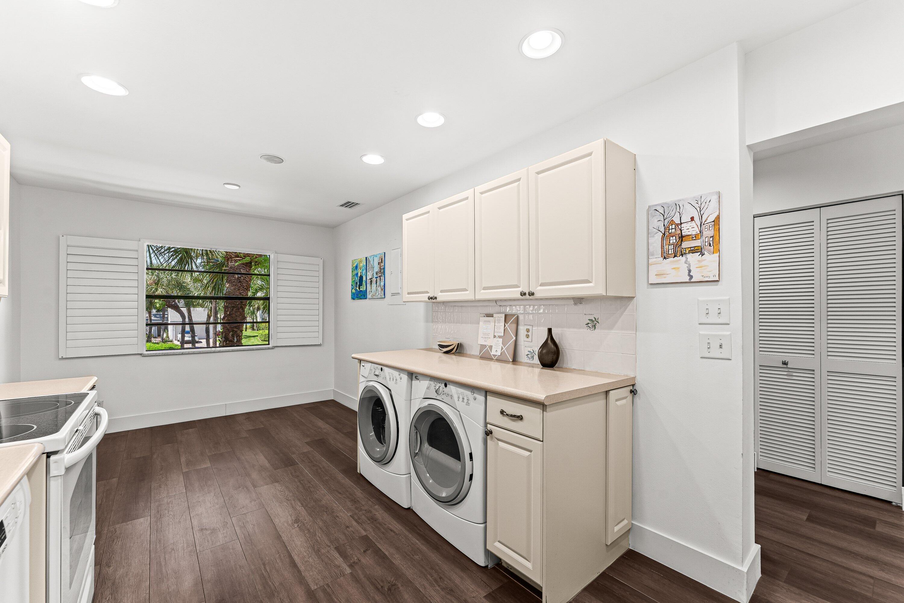 36 Eastgate Drive D Property Photo 24