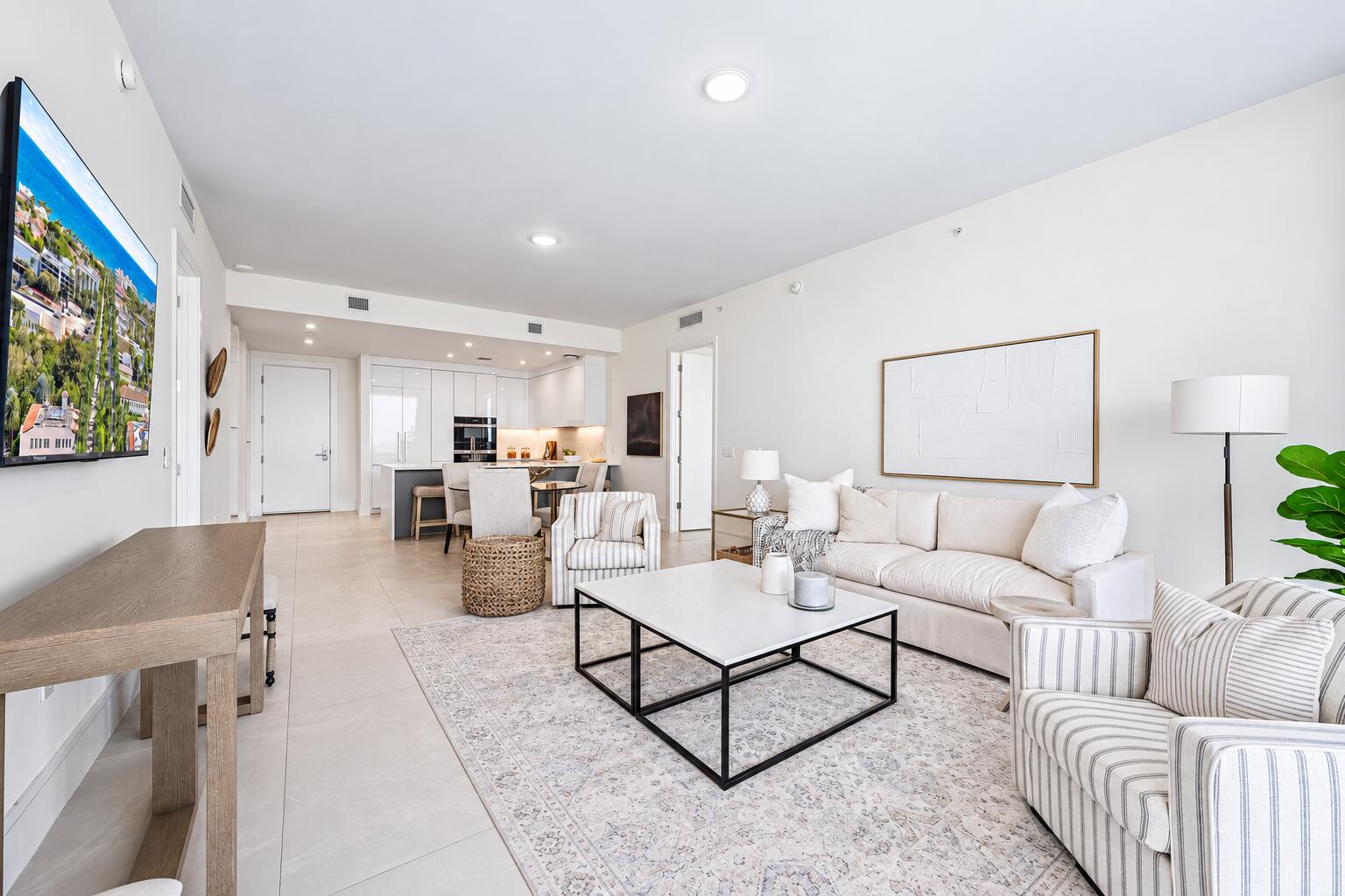 220 LAKE SHORE Drive 817 Property Photo 1