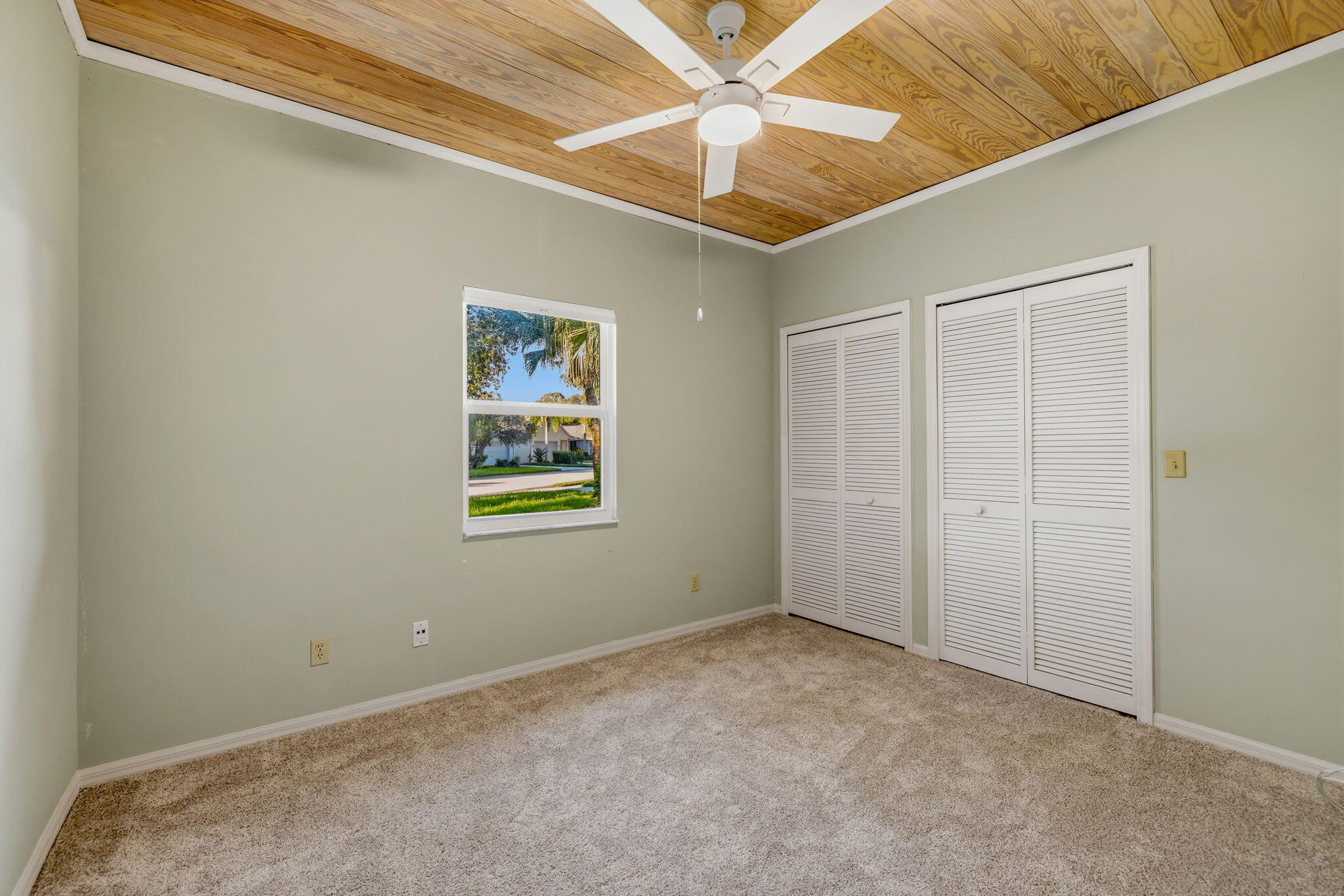 460 Tamarind Place Property Photo 3