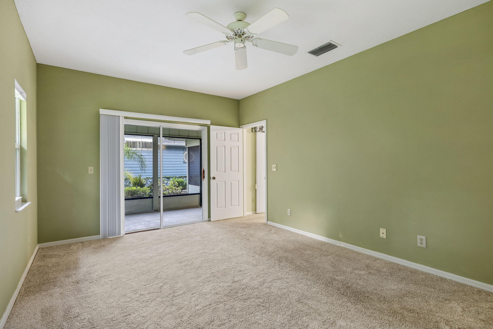460 Tamarind Place Property Photo 6