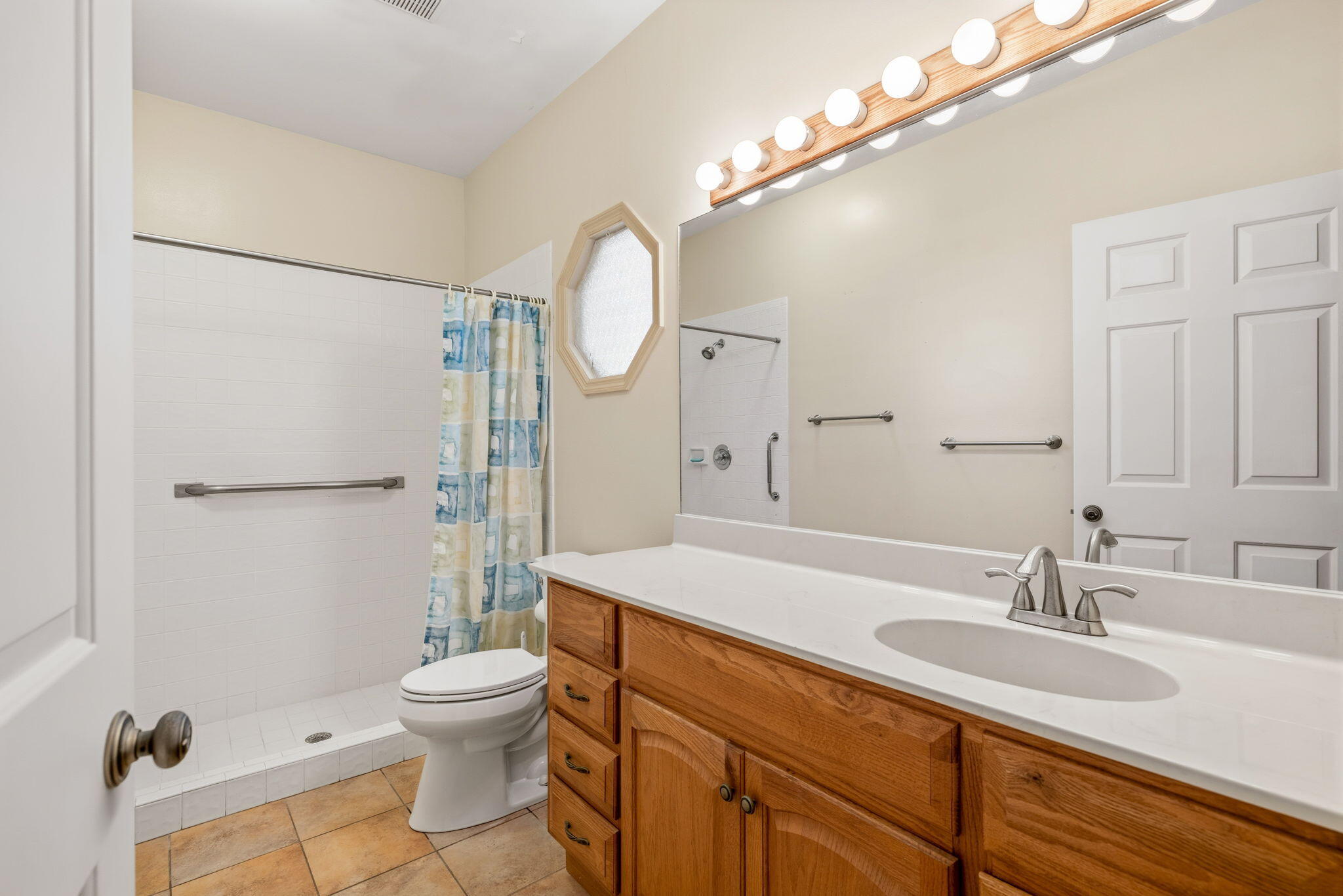 460 Tamarind Place Property Photo 7