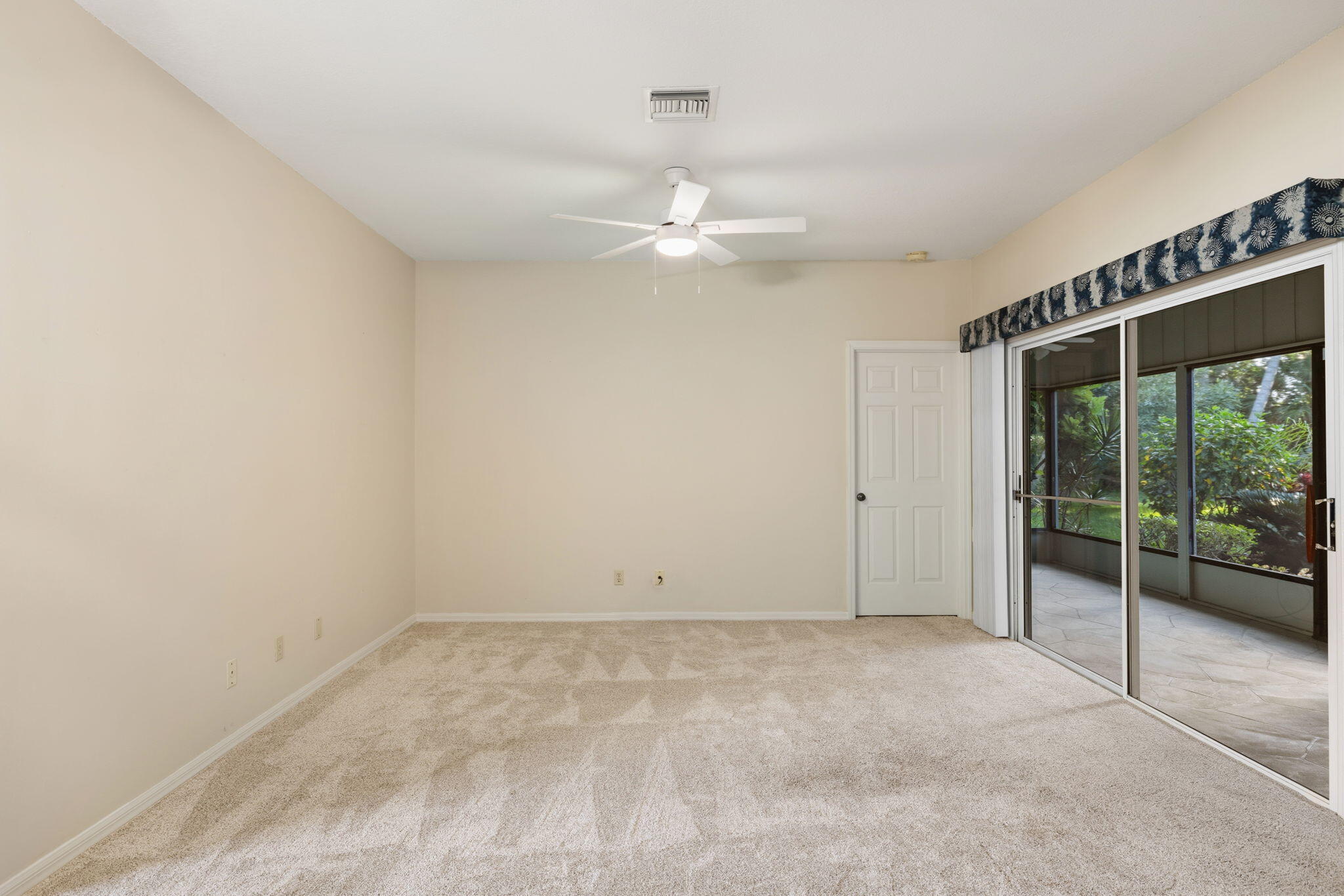 460 Tamarind Place Property Photo 16