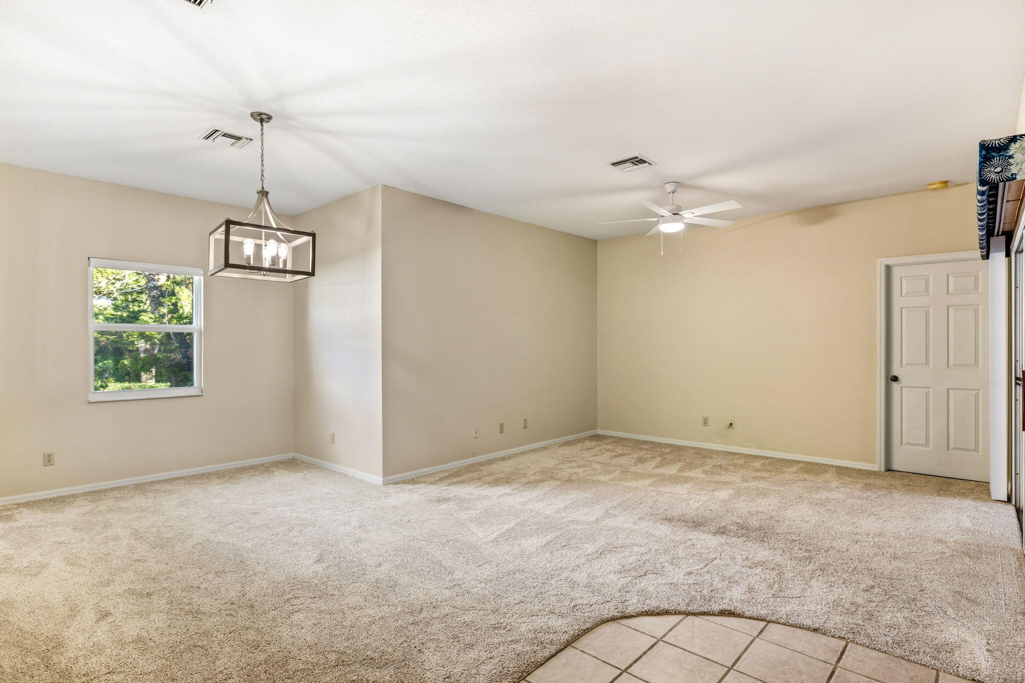 460 Tamarind Place Property Photo 28
