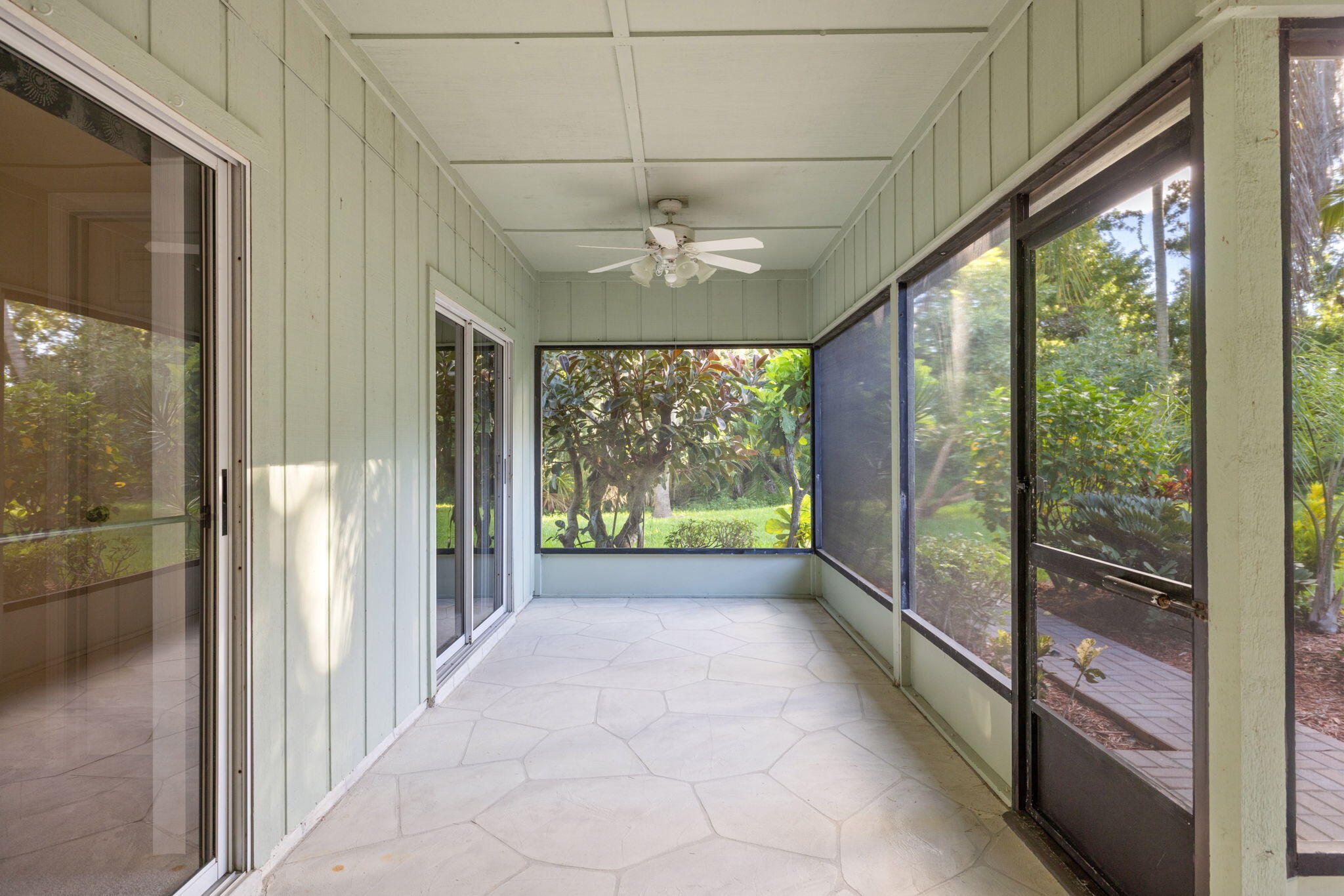 460 Tamarind Place Property Photo 32