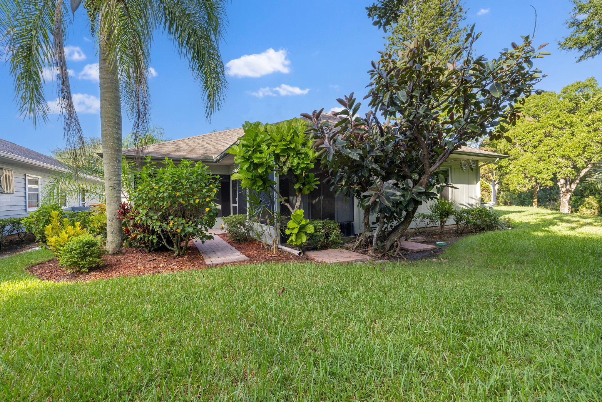 460 Tamarind Place Property Photo 38