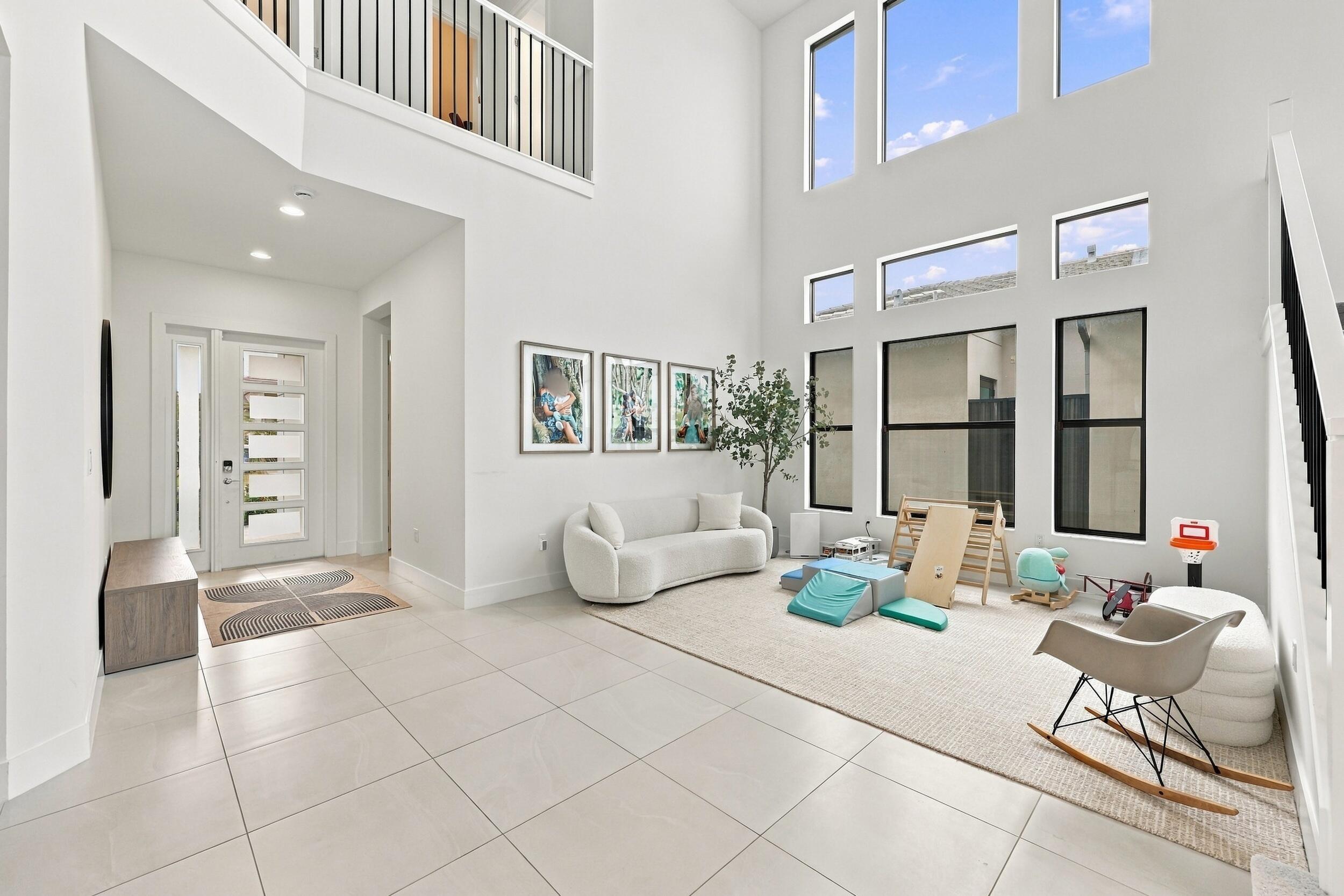 8351 Fishers Island Way Property Photo 3