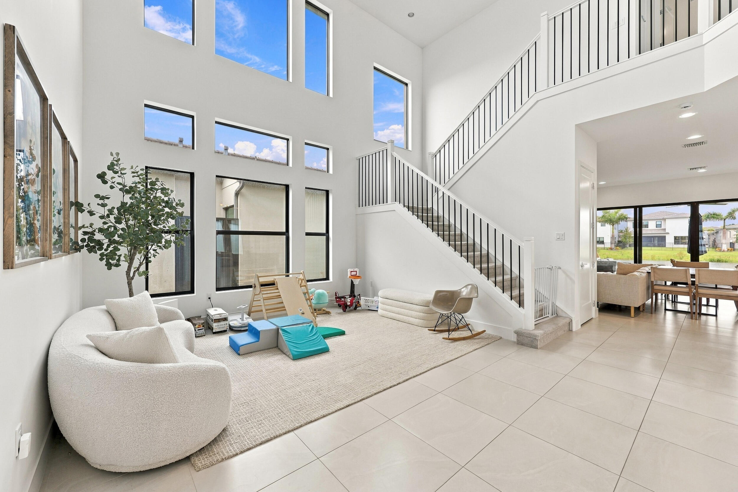8351 Fishers Island Way Property Photo 4