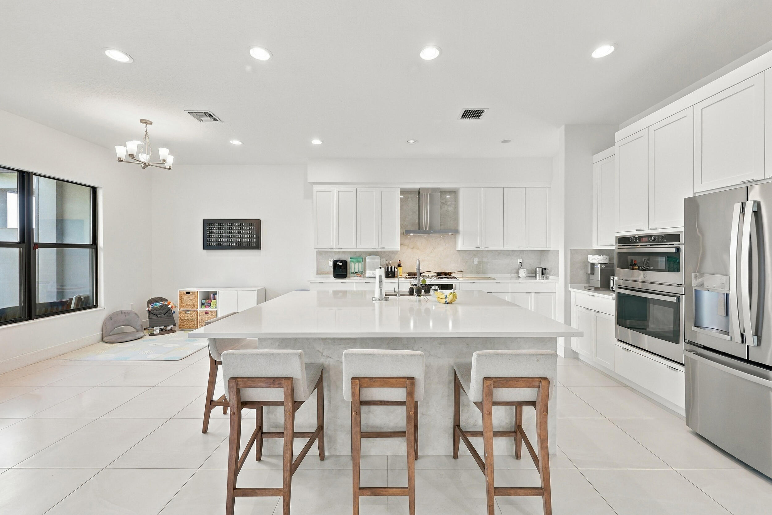 8351 Fishers Island Way Property Photo 12