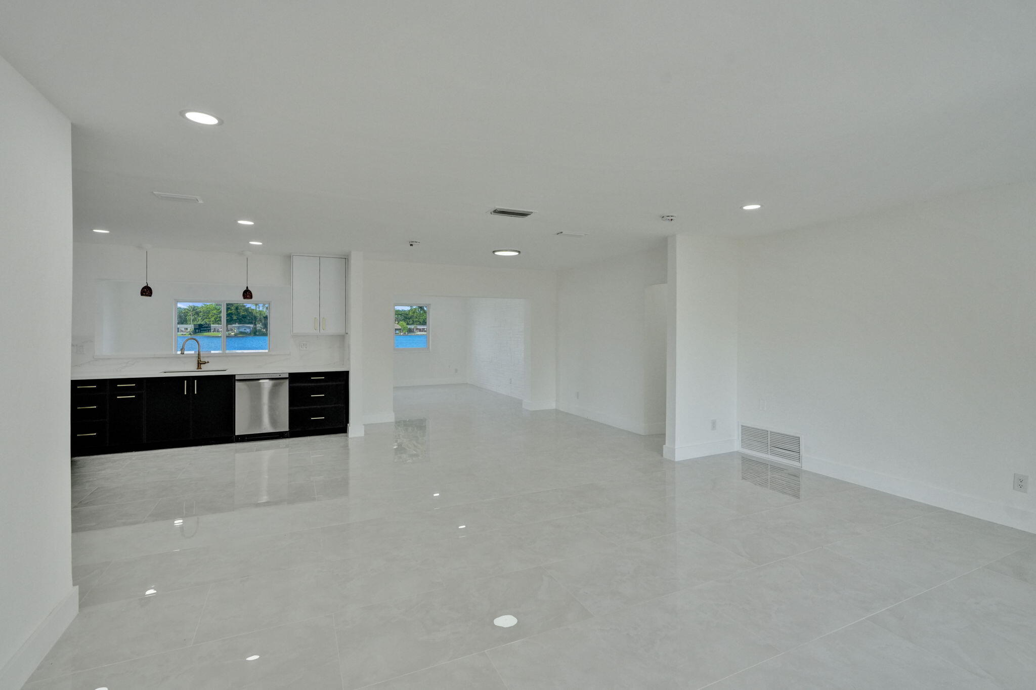 8351 Nw 19th Street Property Photo 4