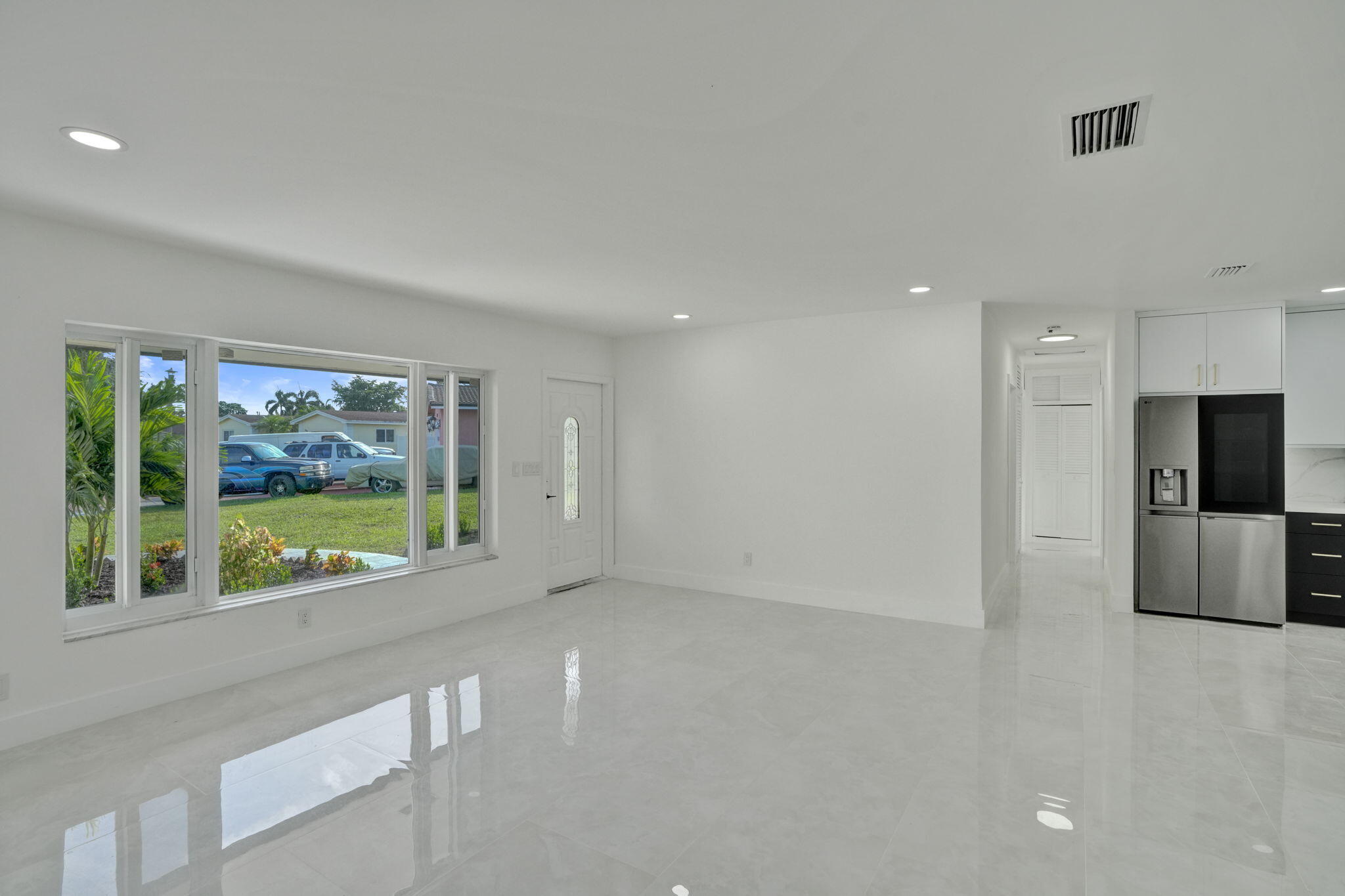 8351 Nw 19th Street Property Photo 5