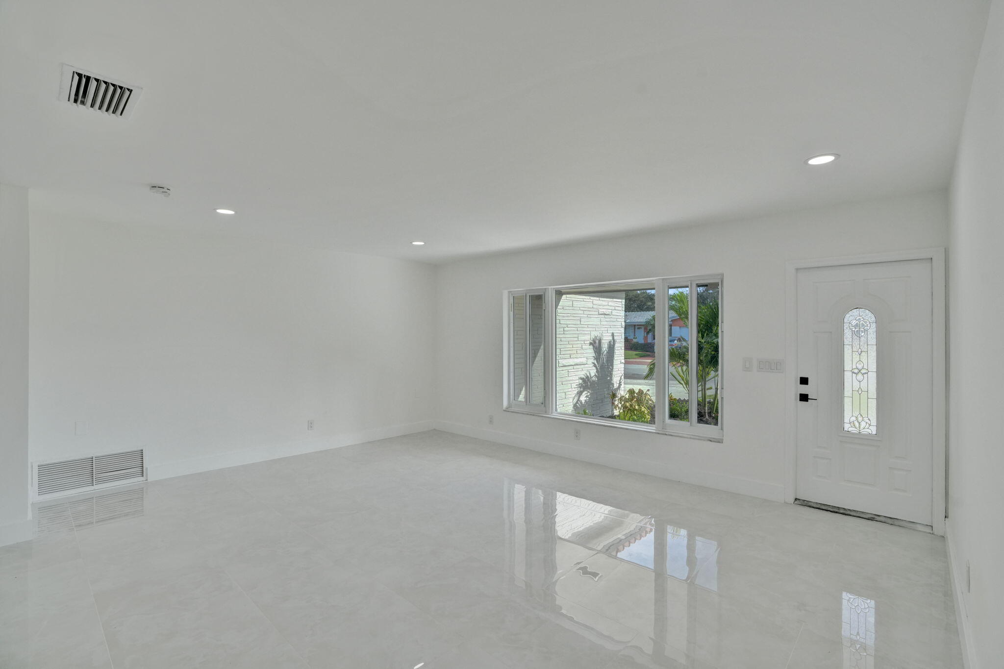 8351 Nw 19th Street Property Photo 6