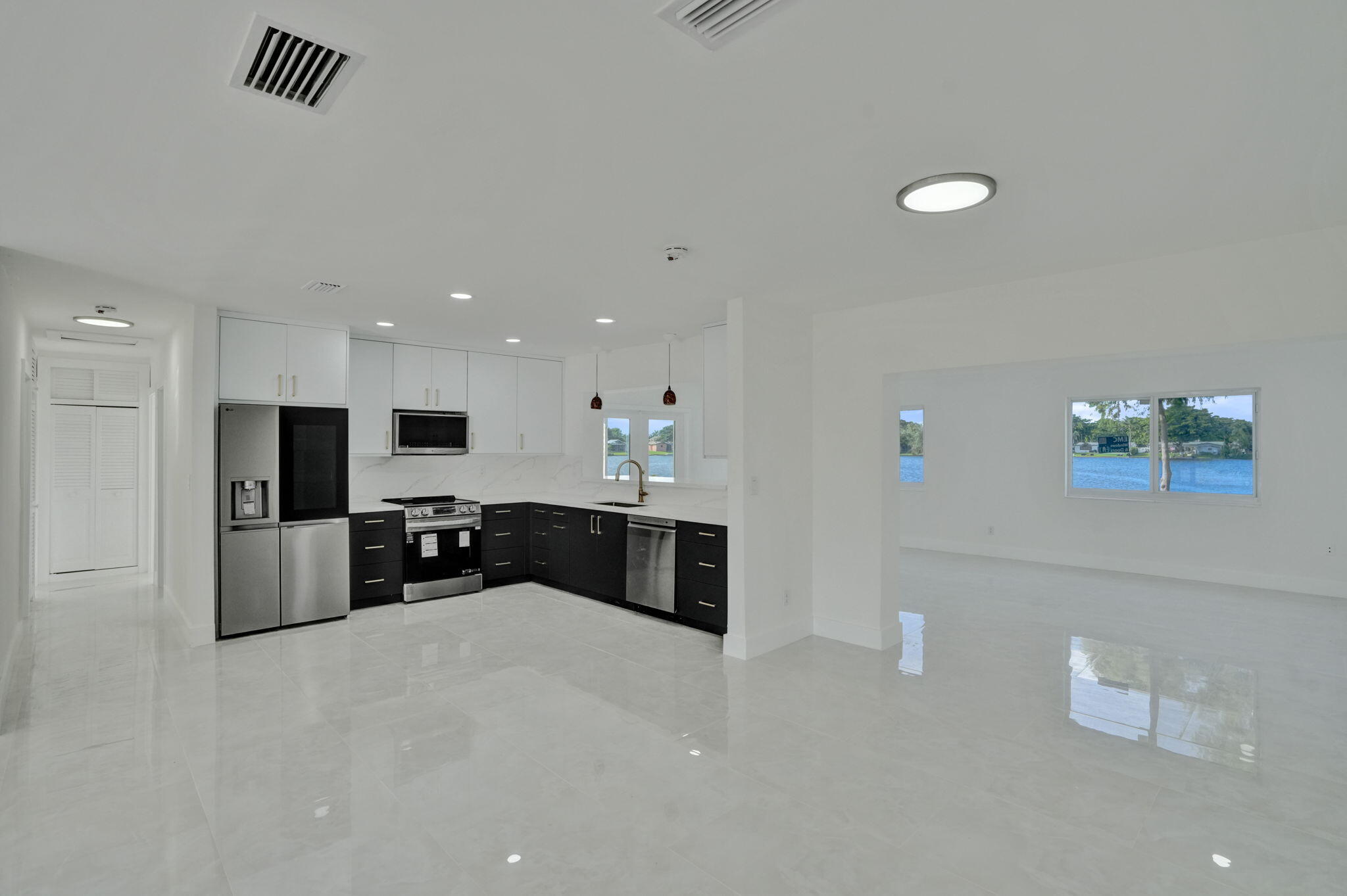 8351 Nw 19th Street Property Photo 8
