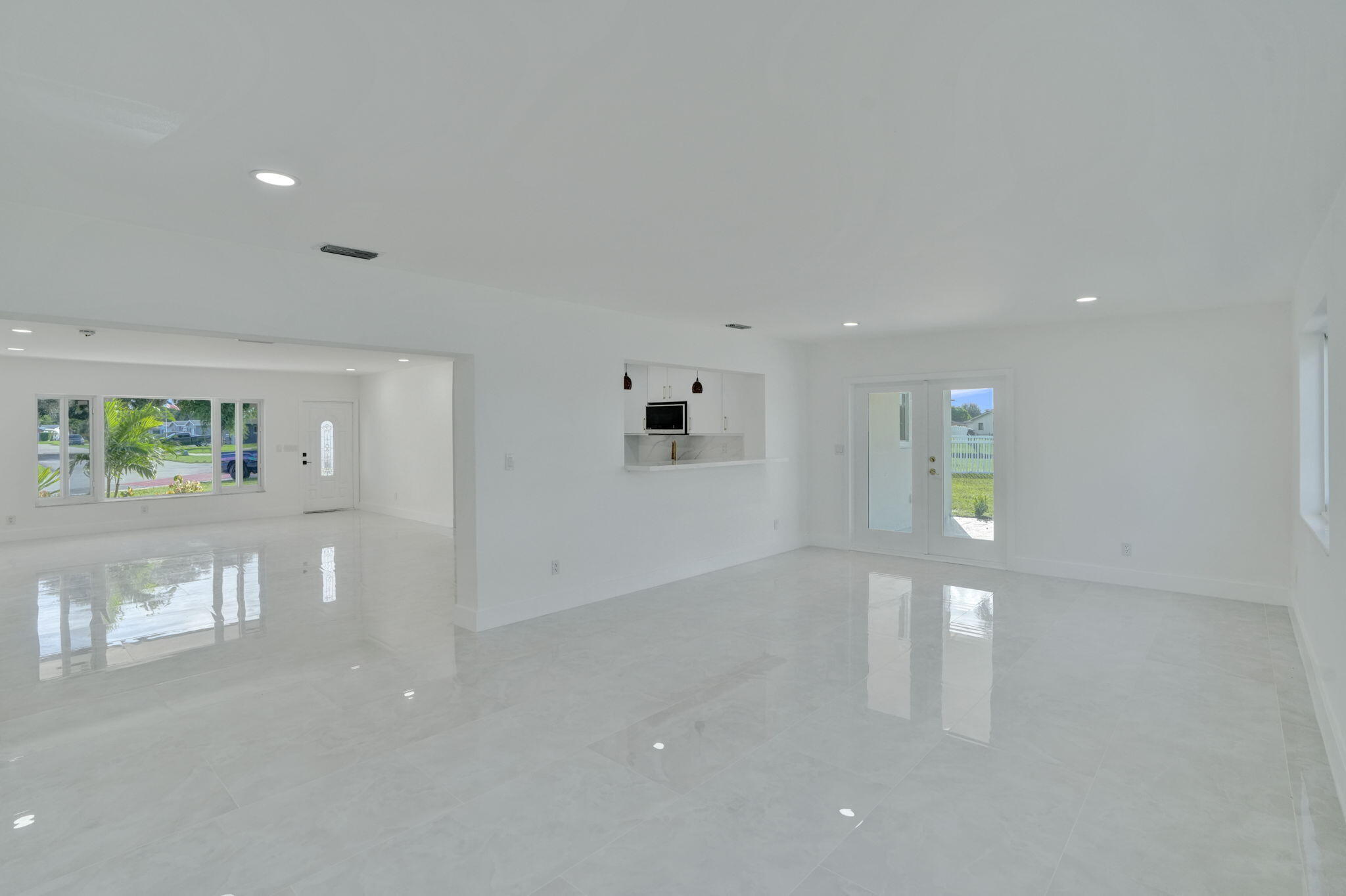 8351 Nw 19th Street Property Photo 12