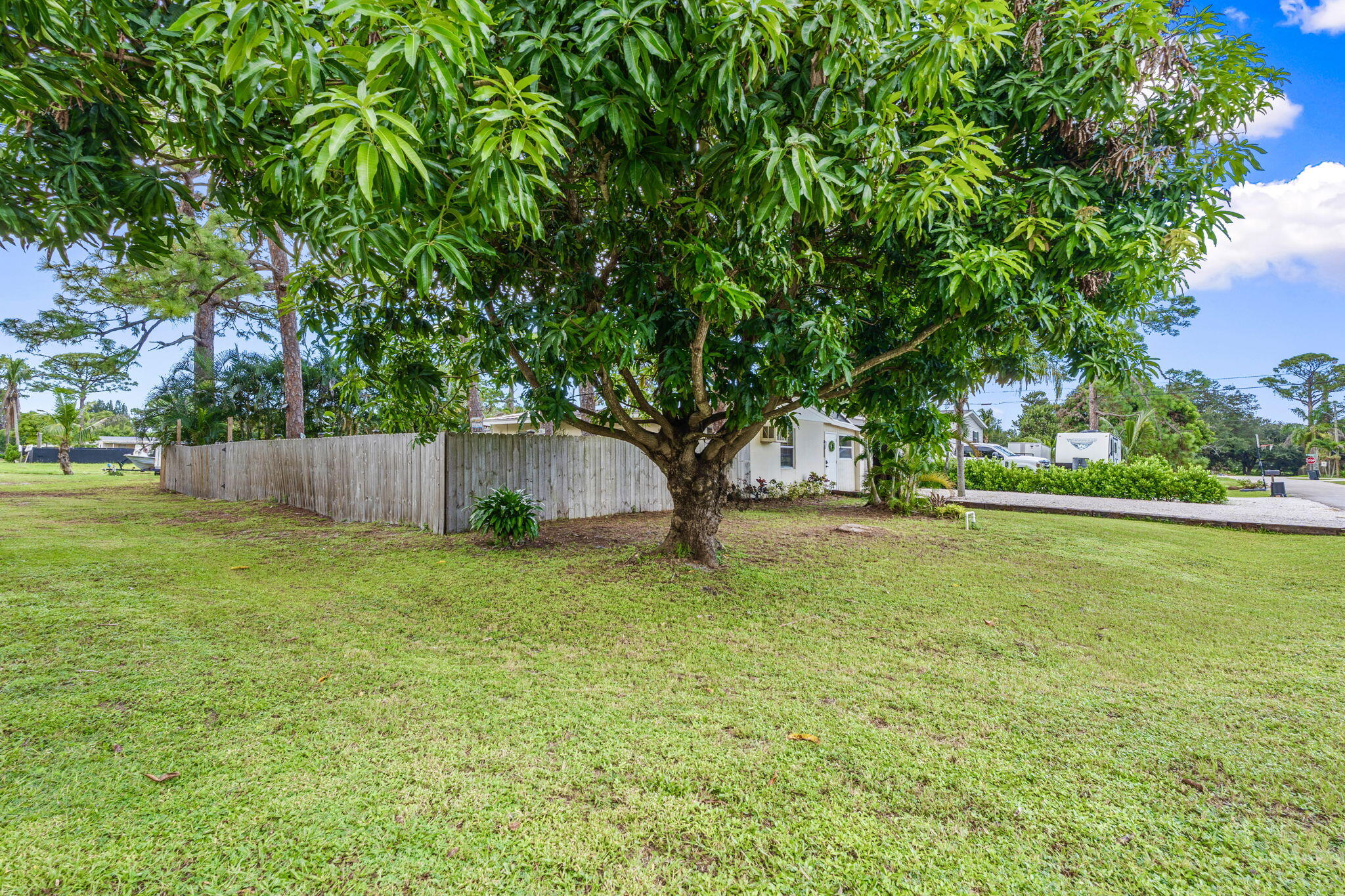 5317 Se Isabelita Avenue Property Photo 3