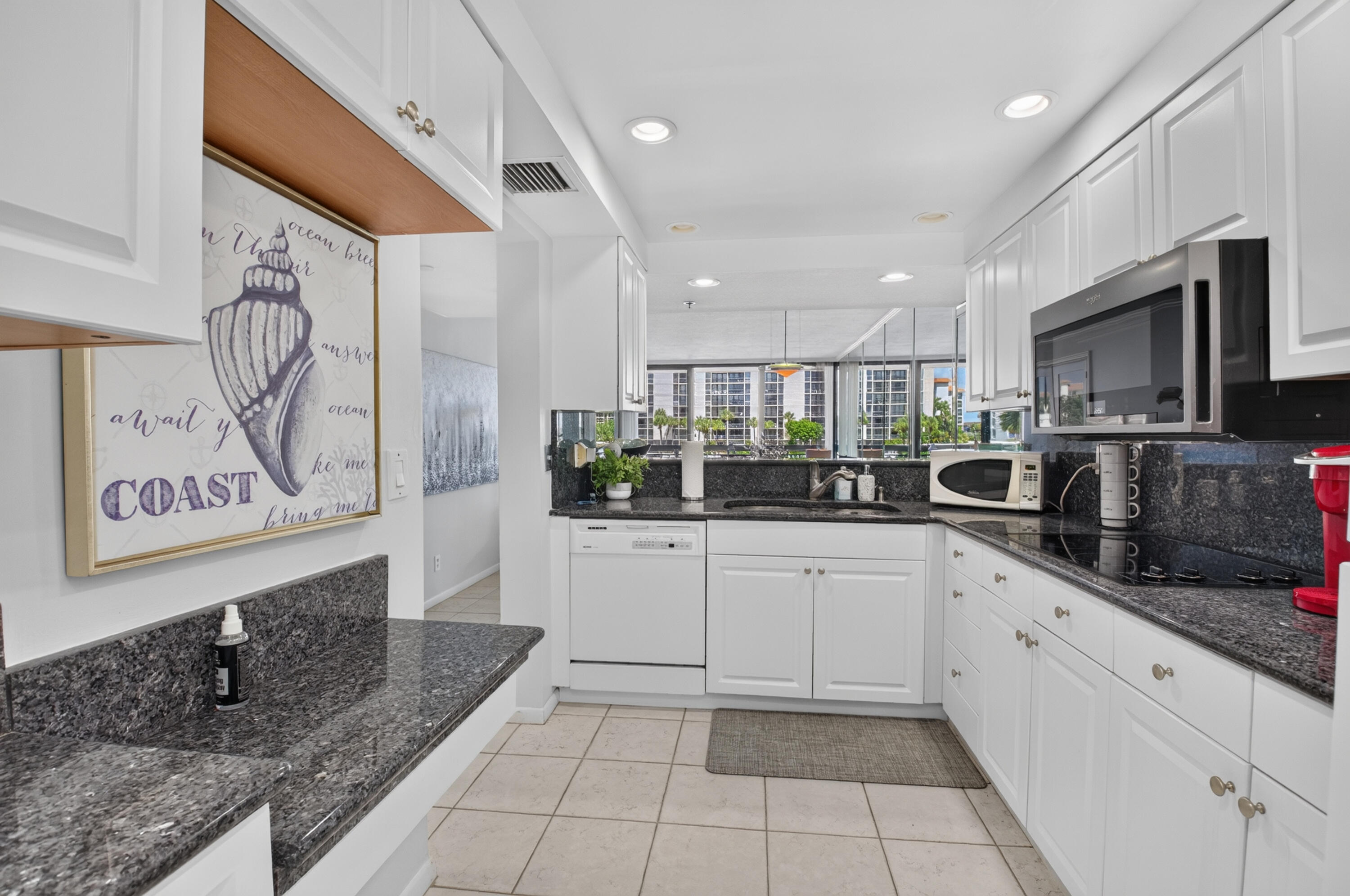 2687 N Ocean Boulevard G206 Property Photo 12