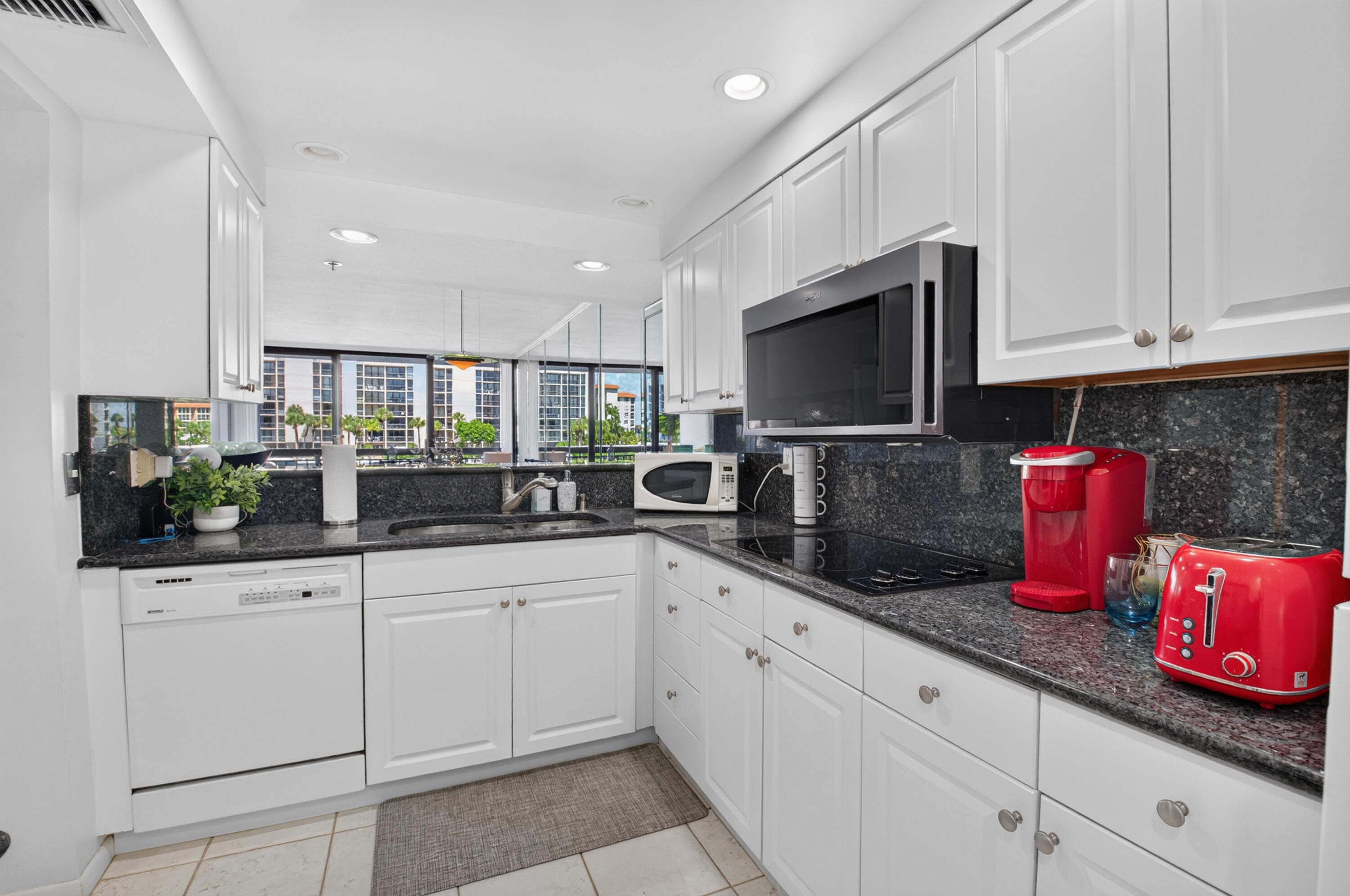 2687 N Ocean Boulevard G206 Property Photo 13