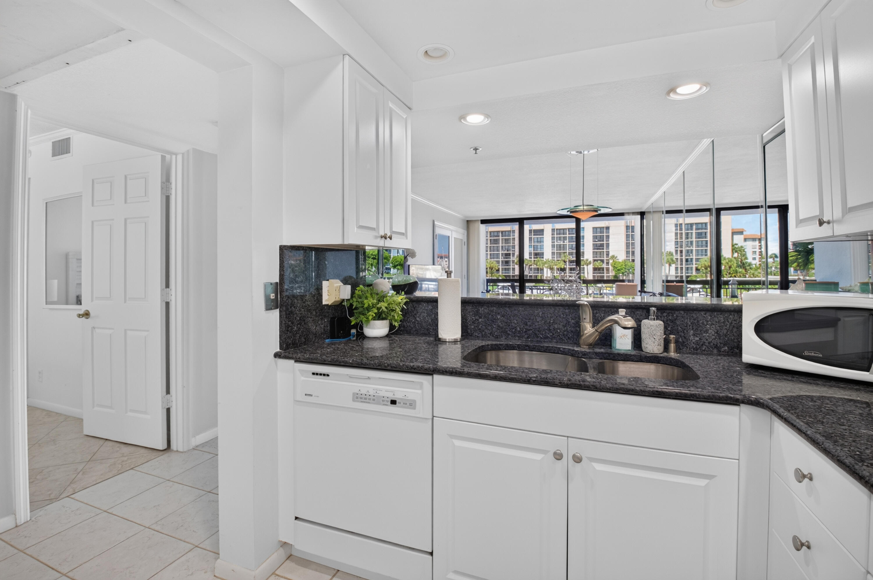 2687 N Ocean Boulevard G206 Property Photo 14