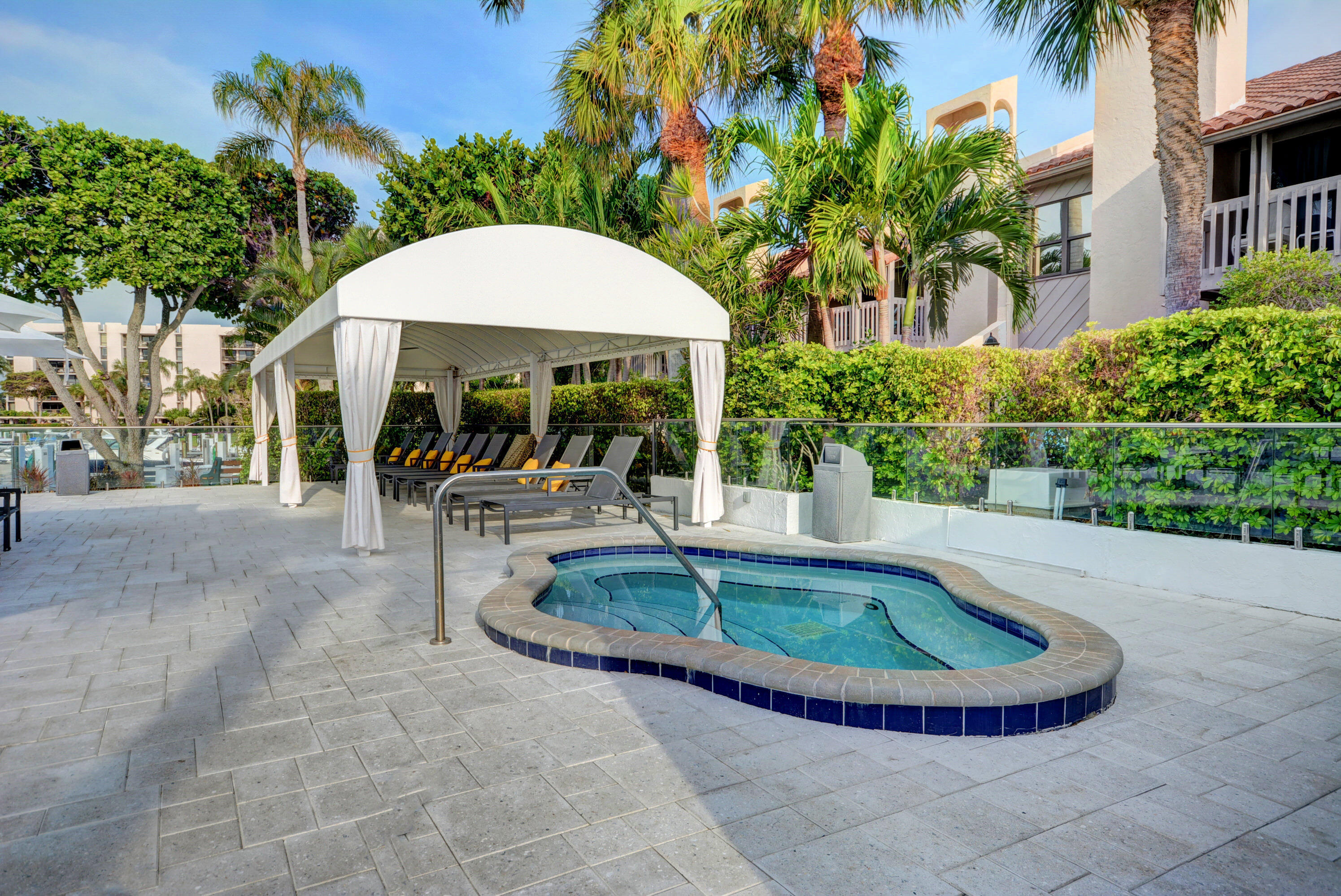 2687 N Ocean Boulevard G206 Property Photo 39
