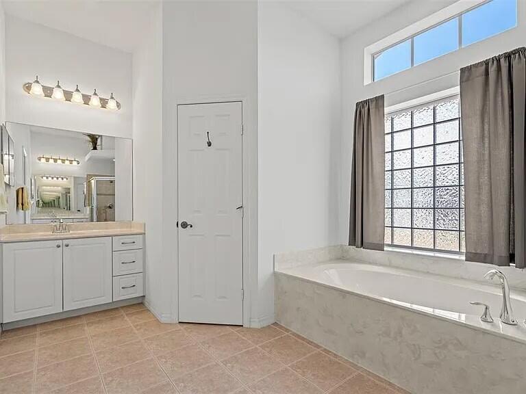 386 Sw Donna Terrace Property Photo 8