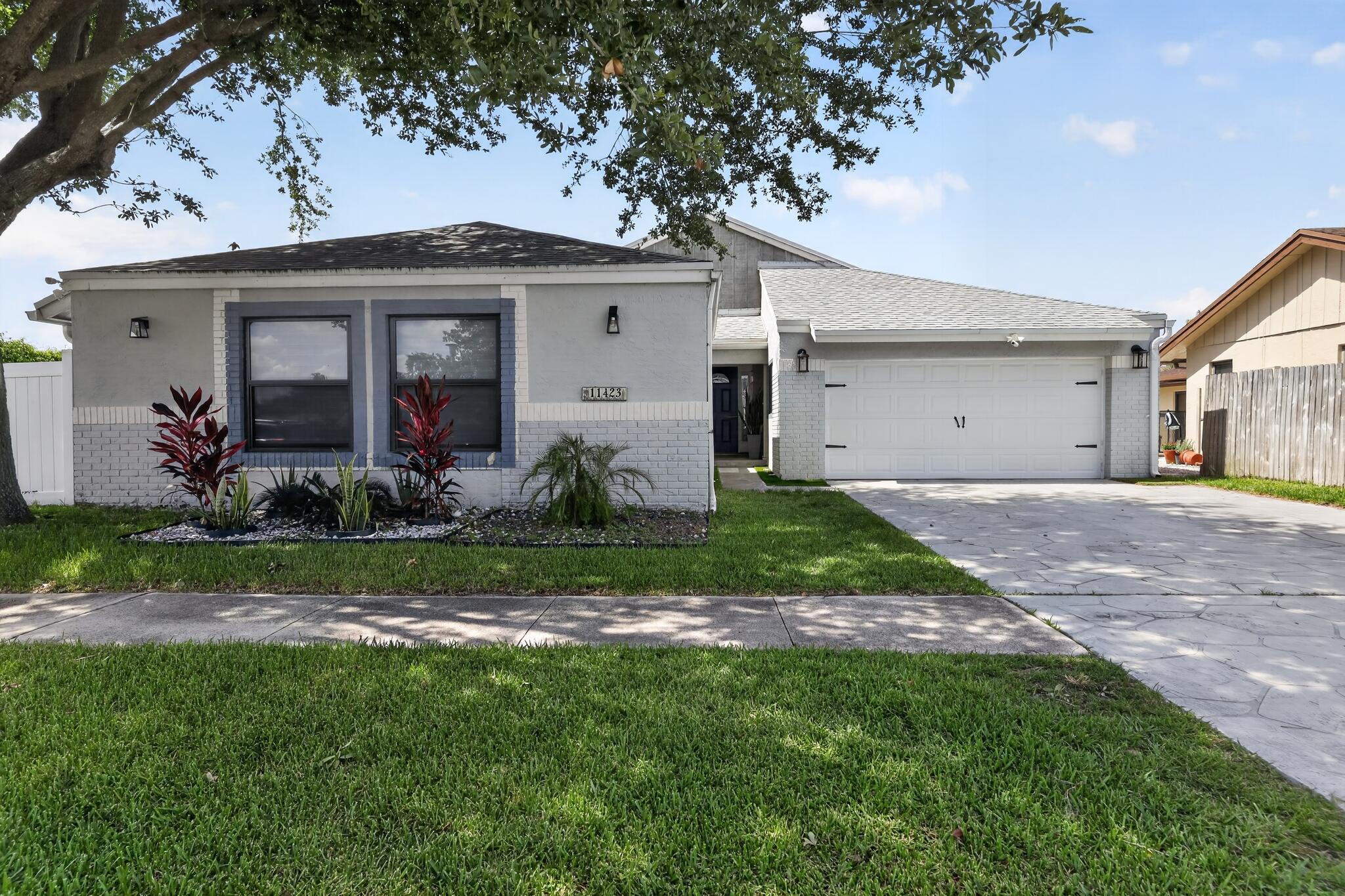 11423 WHISPER SOUND Drive Property Photo 1