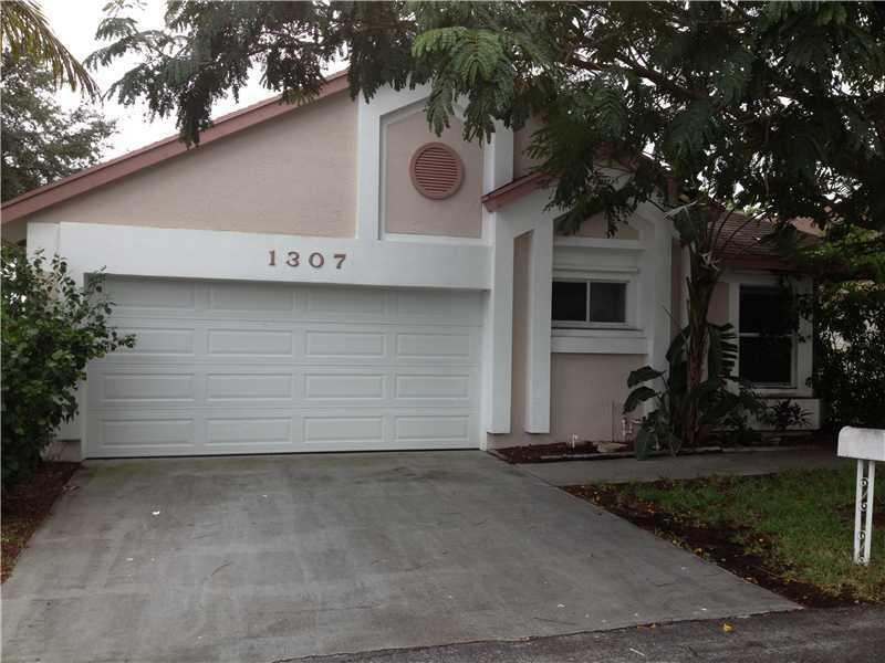 1307 E Glen Oak Road Property Photo 1
