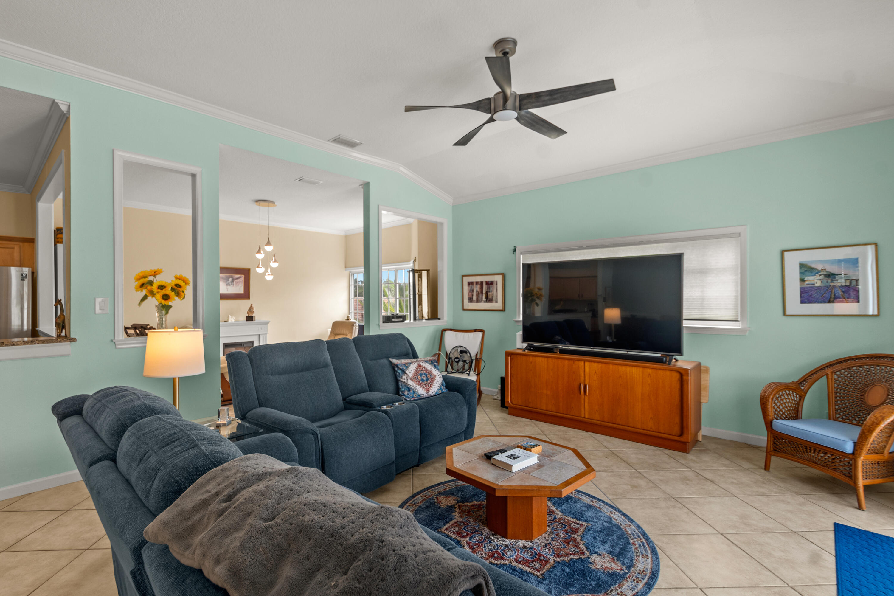 520 7th Square Property Photo 5