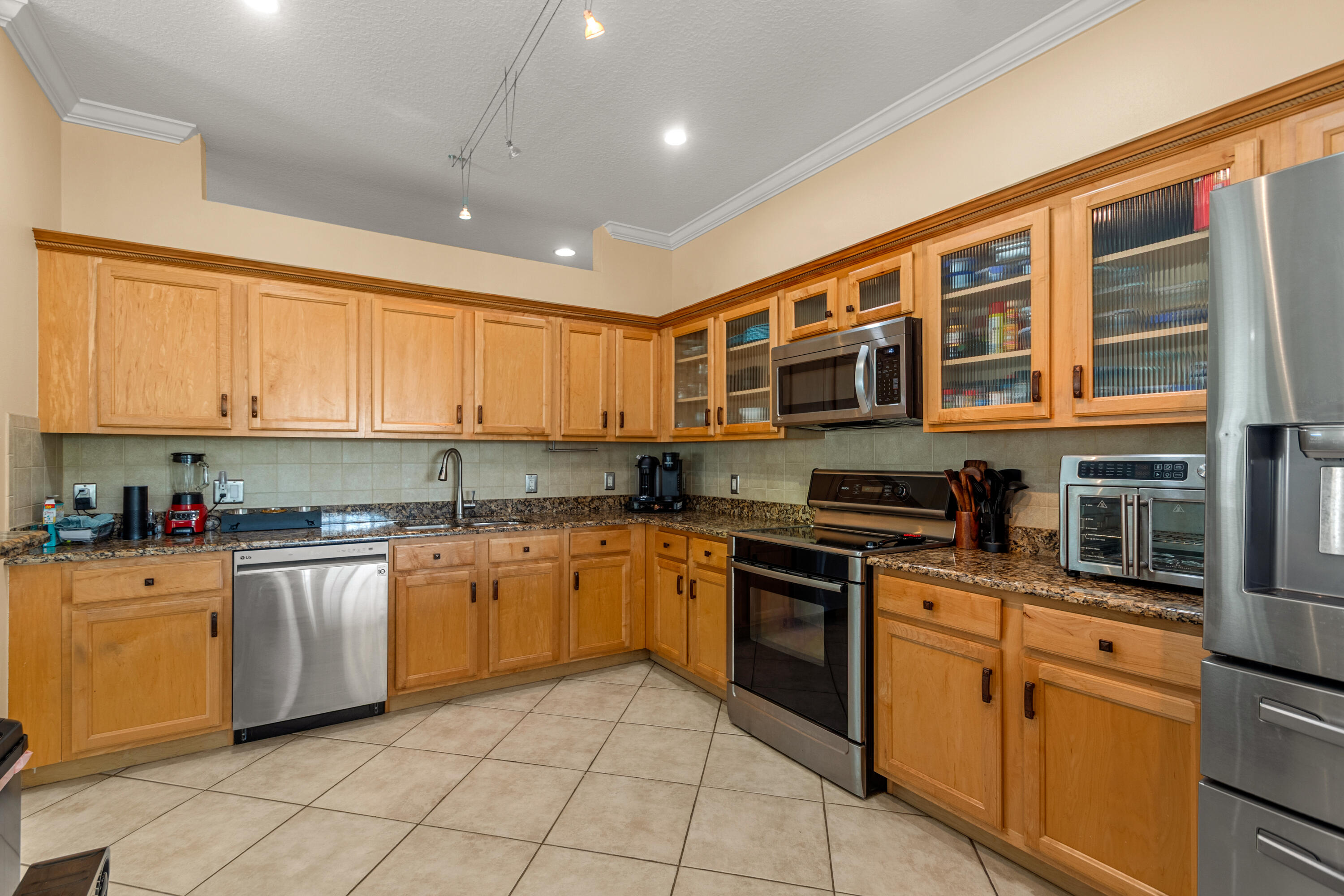 520 7th Square Property Photo 10