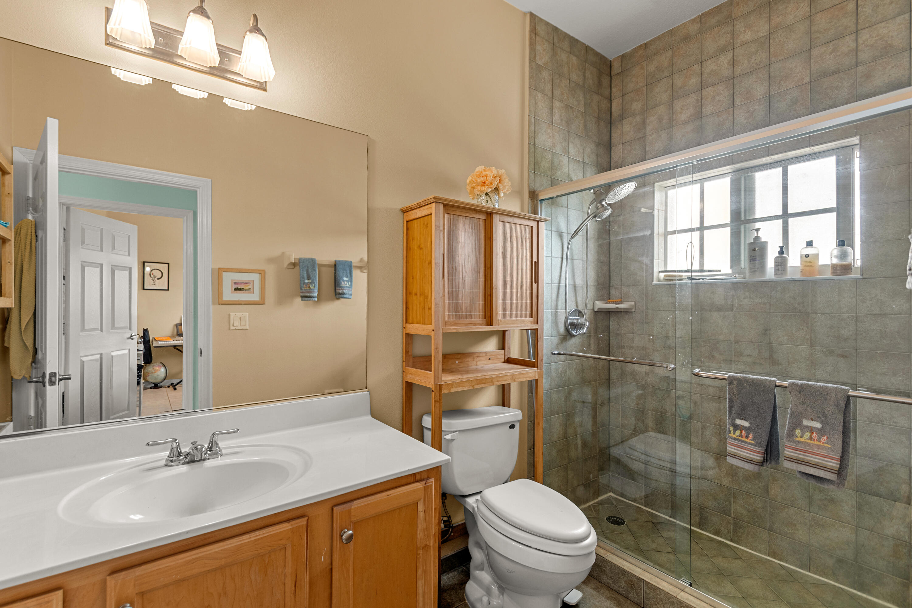 520 7th Square Property Photo 15