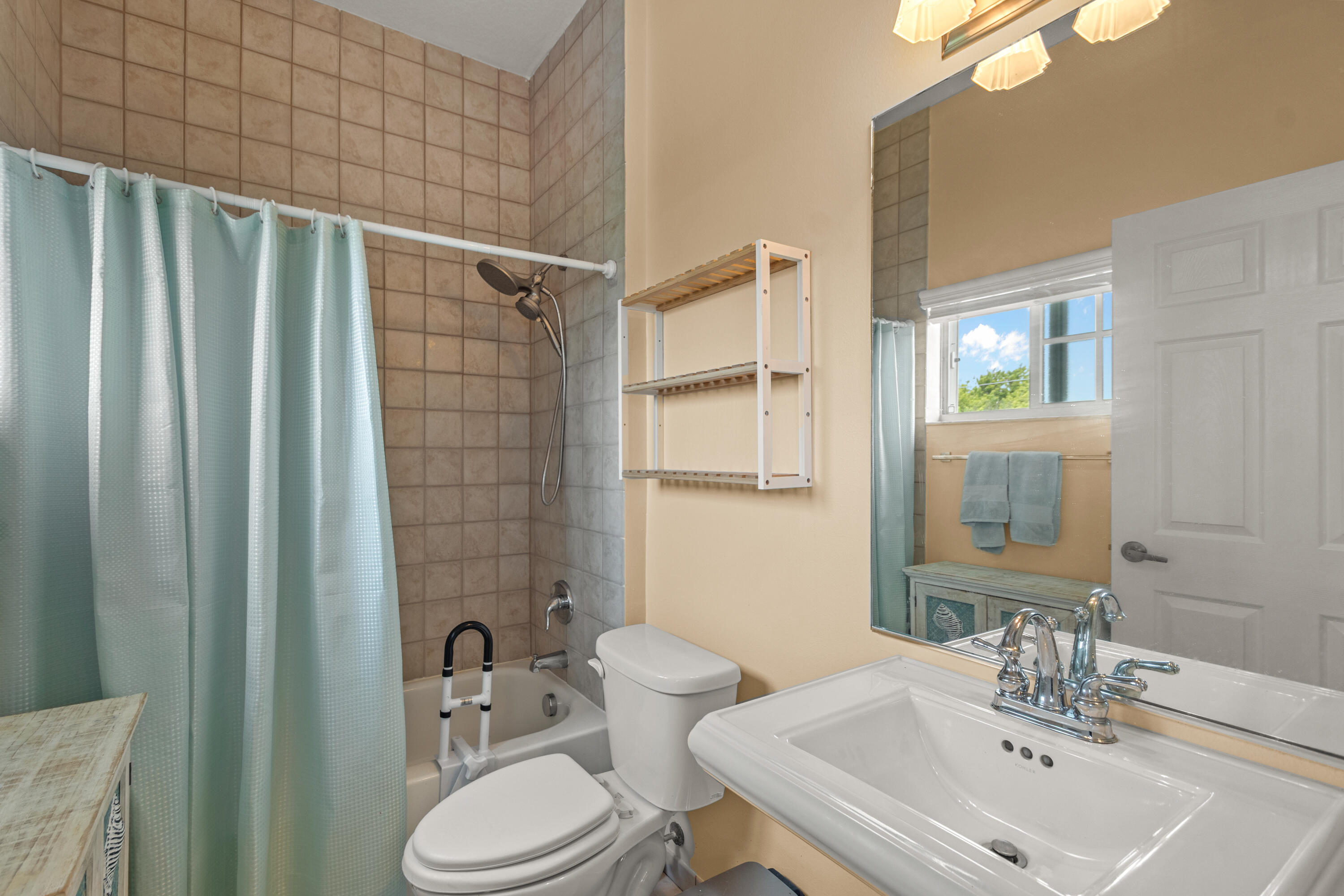 520 7th Square Property Photo 20