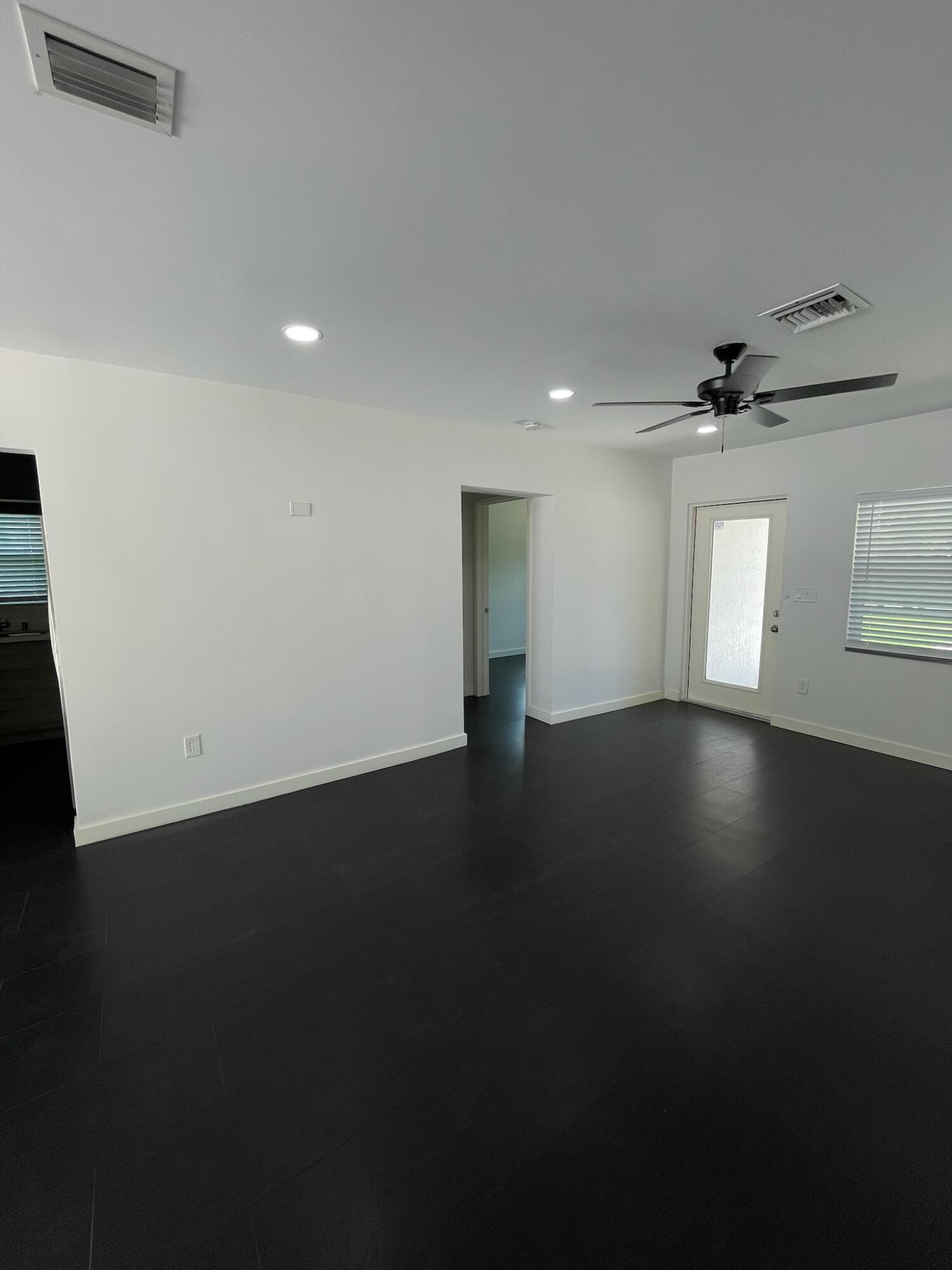 1564 Sw 28th Terrace Property Photo 12