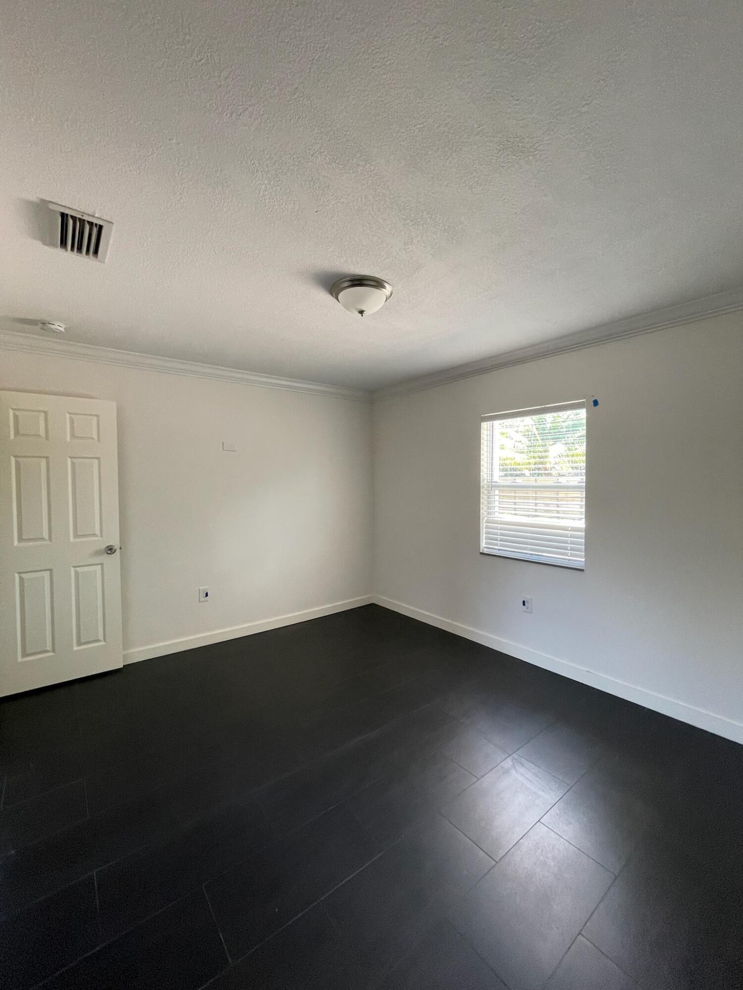 1564 Sw 28th Terrace Property Photo 18