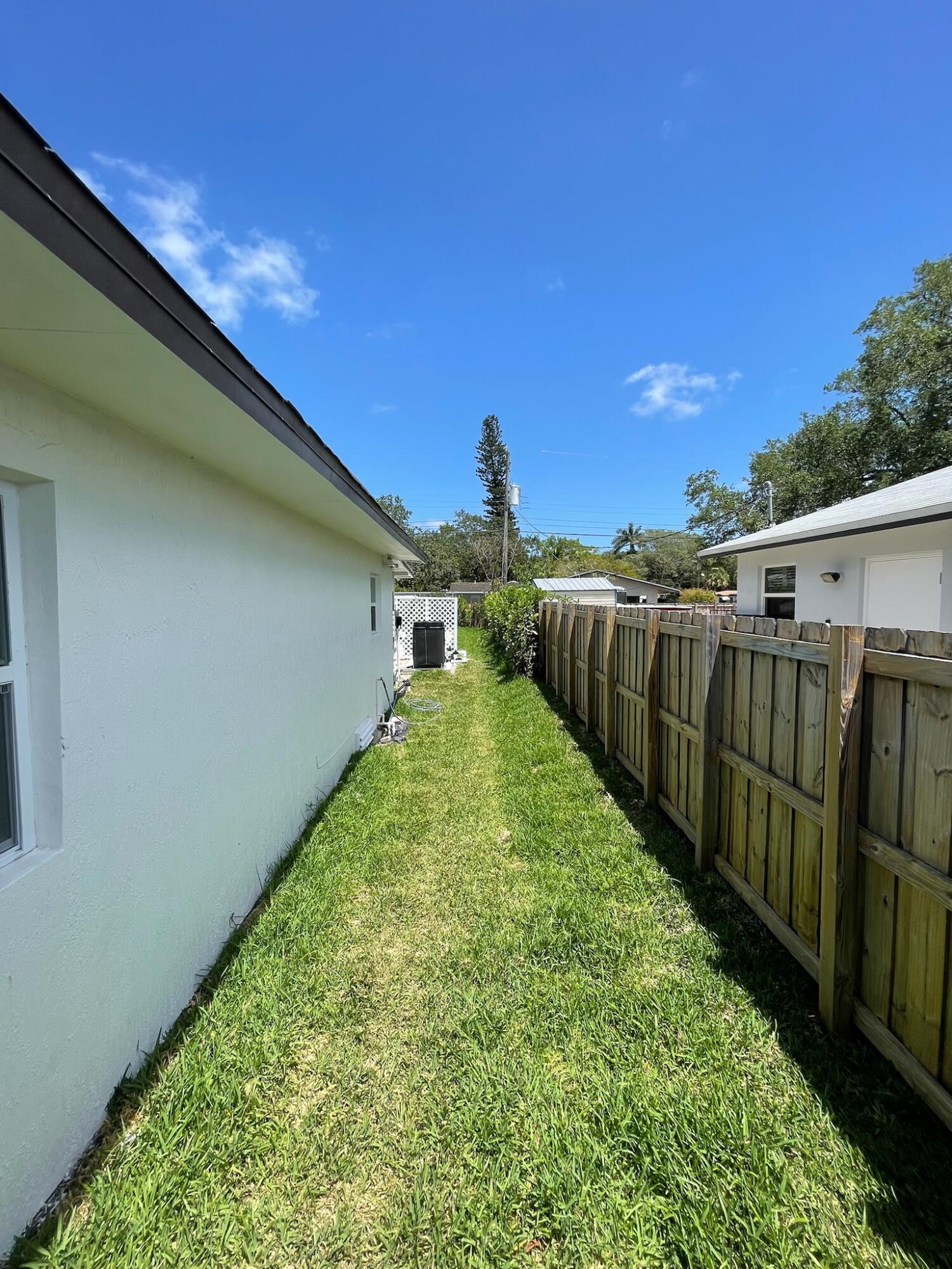 1564 Sw 28th Terrace Property Photo 29