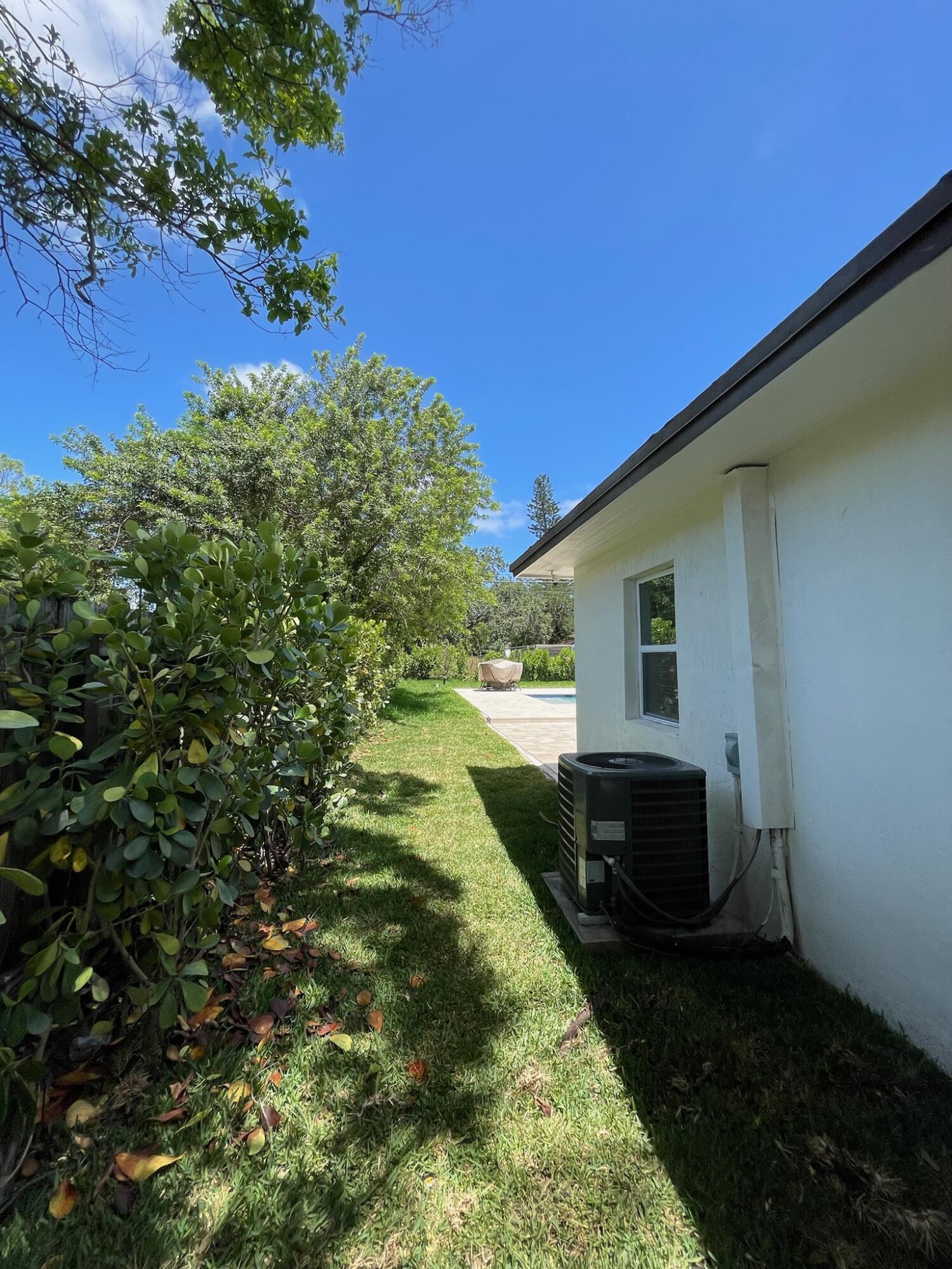 1564 Sw 28th Terrace Property Photo 30
