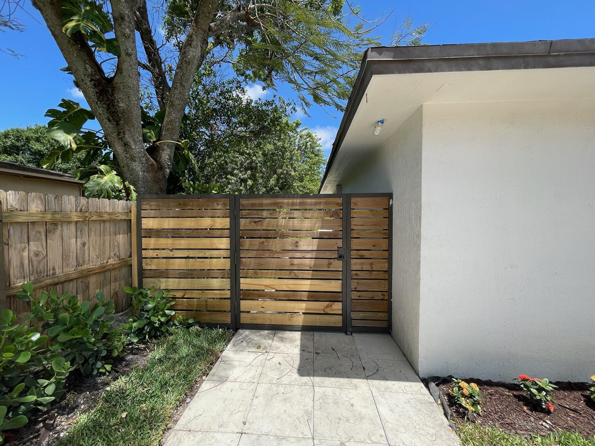 1564 Sw 28th Terrace Property Photo 31