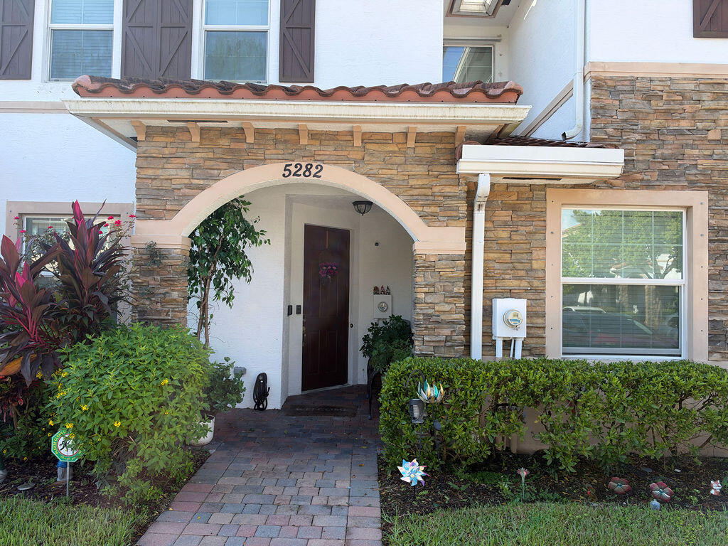 5282 Ashley River Road Property Photo 1