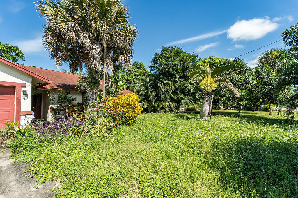 7625 Canal Drive Property Photo 2