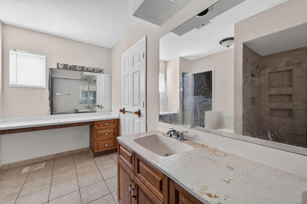 7625 Canal Drive Property Photo 13