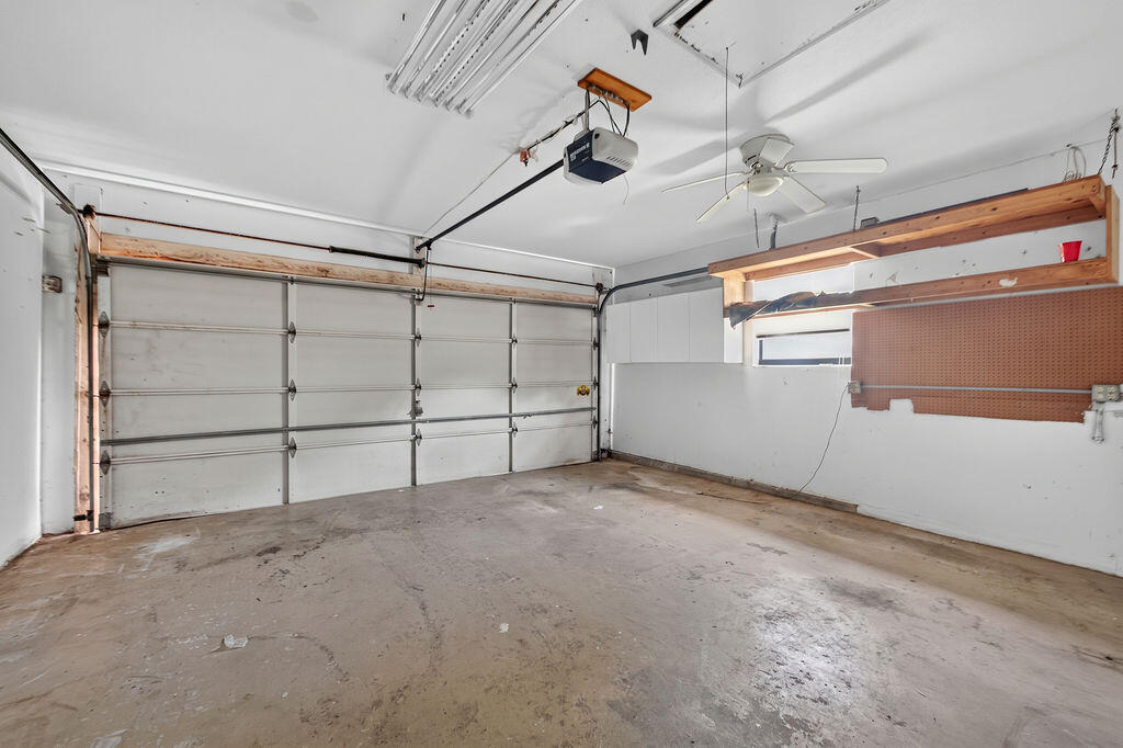 7625 Canal Drive Property Photo 14