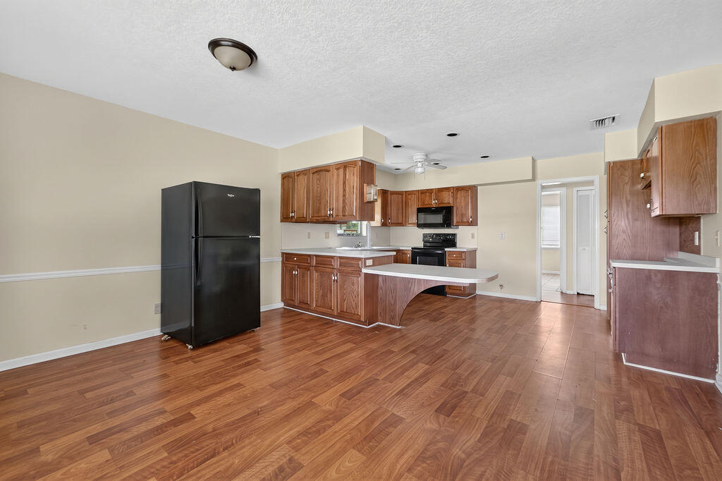7625 Canal Drive Property Photo 15
