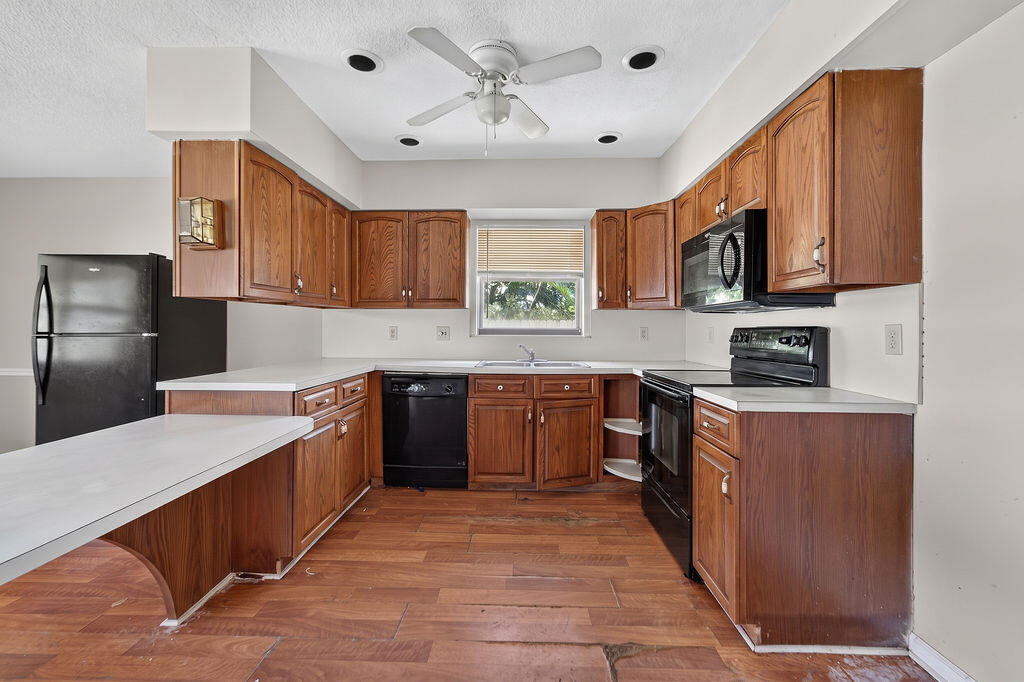 7625 Canal Drive Property Photo 16
