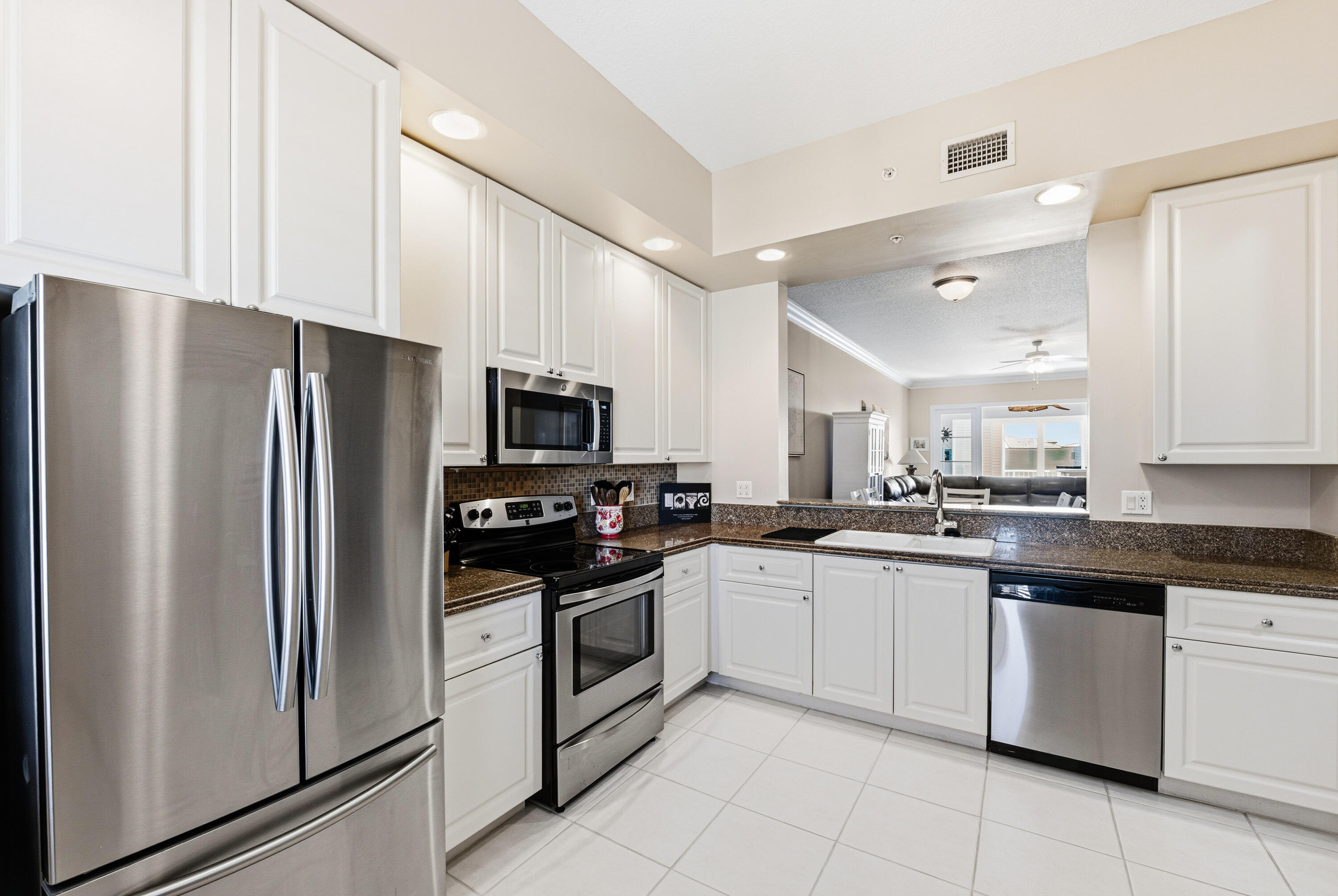 1 Harbour Isle Drive E Ph04 Property Photo 17