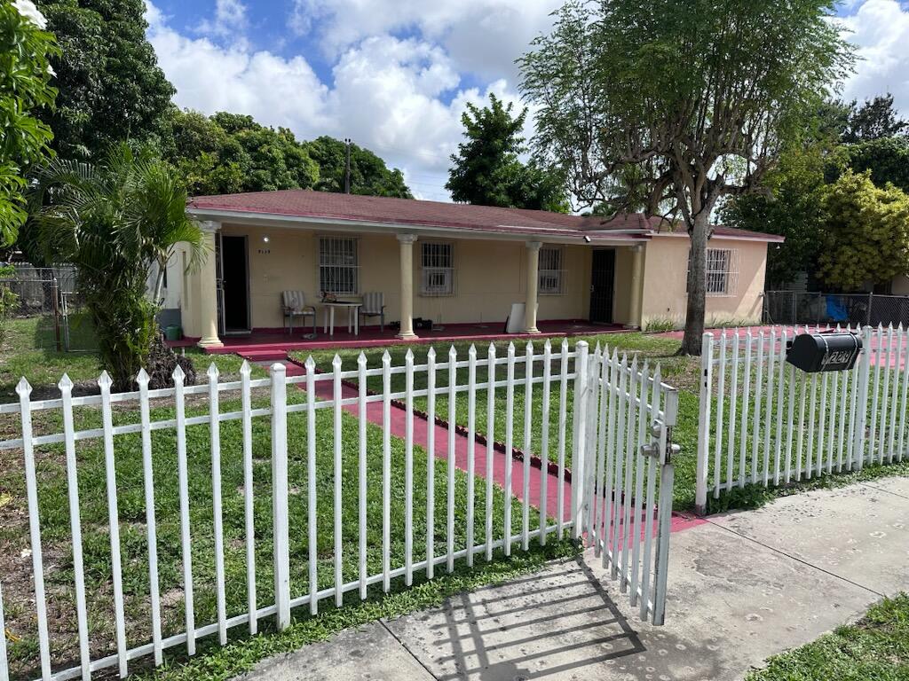 9229 Nw 33rd Ave Road Property Photo 1