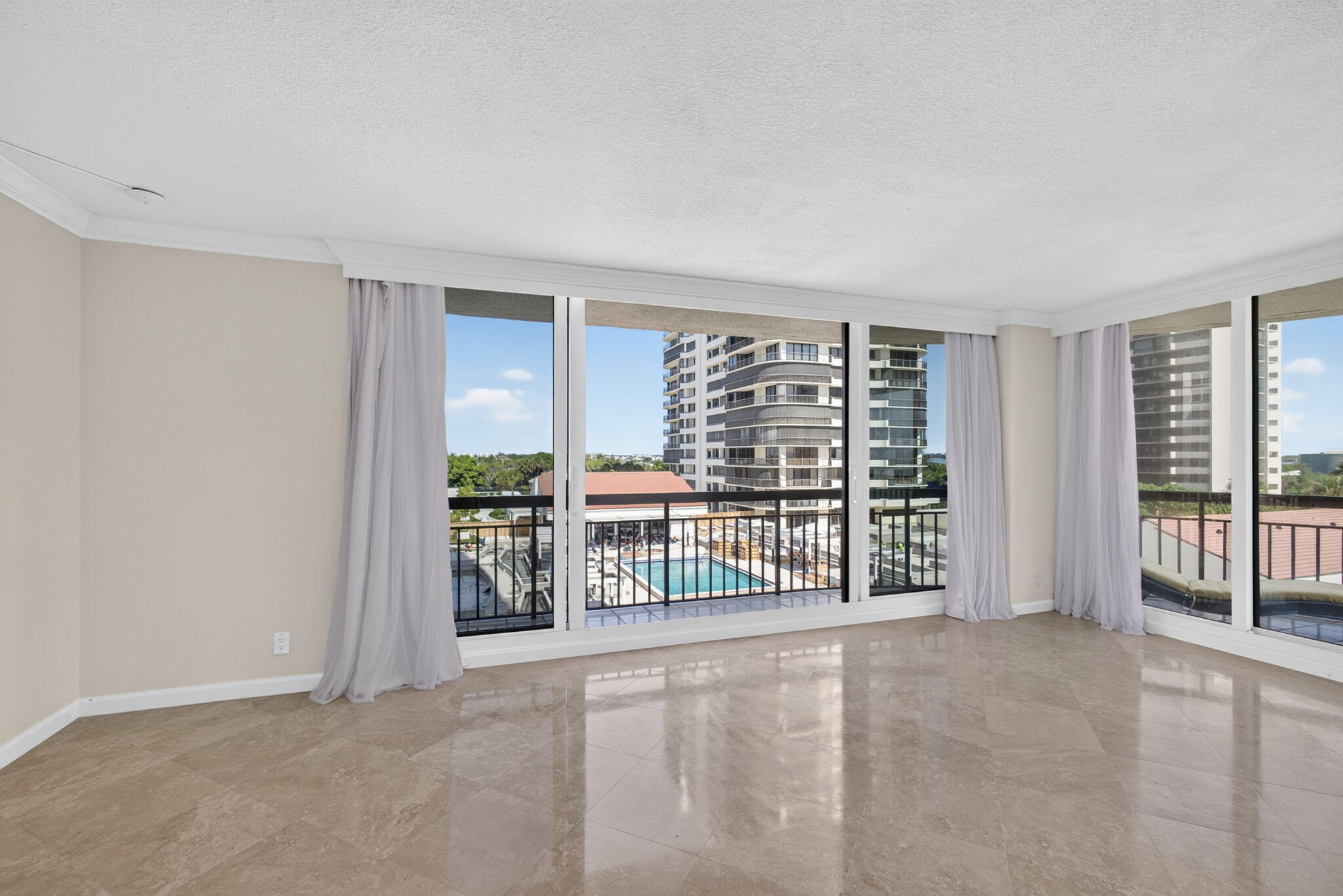 4000 N Ocean Drive 403 Property Photo 14