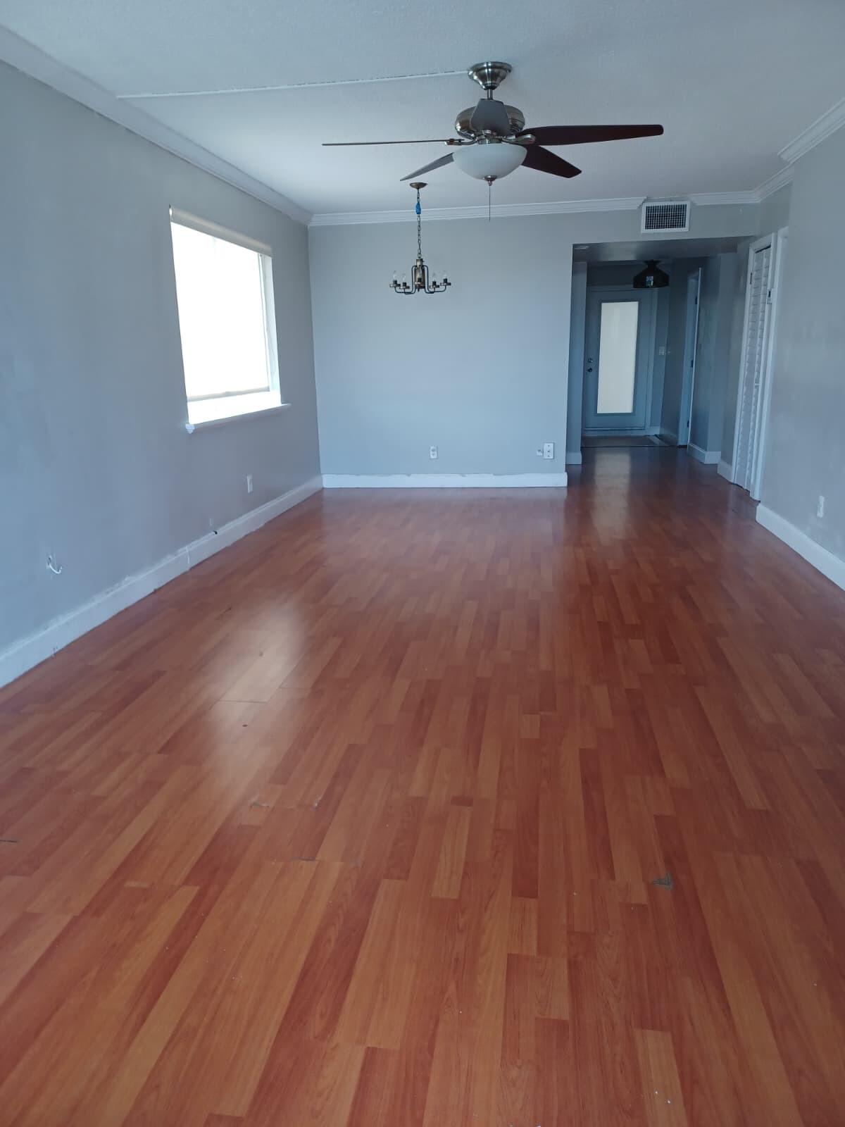 8001 N Crespi Boulevard 2c Property Photo 13