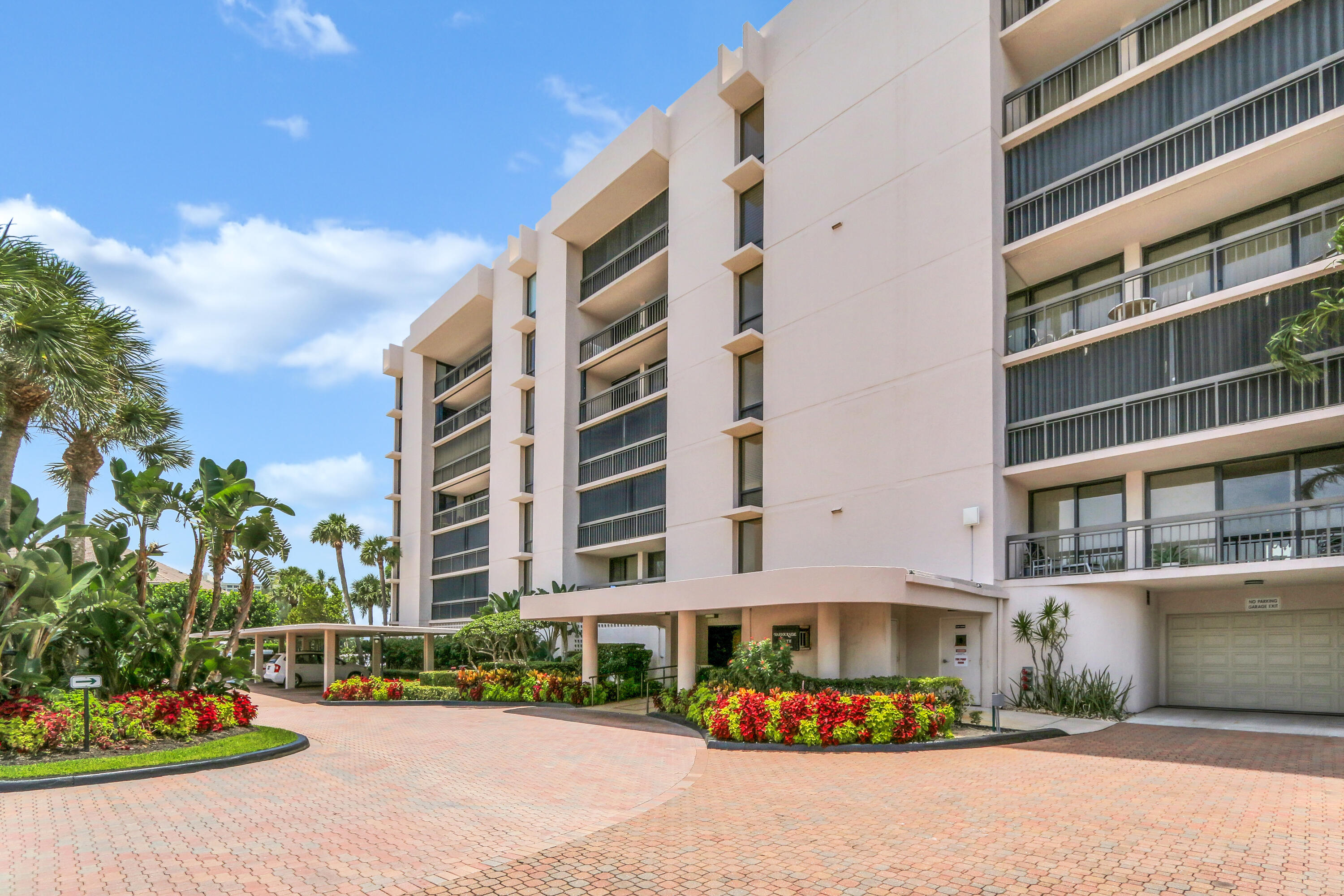 2697 N Ocean Boulevard F-403 Property Photo 4