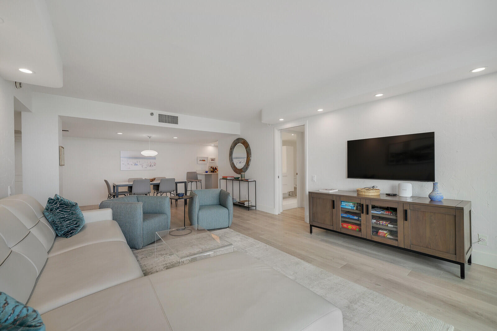 2697 N Ocean Boulevard F-403 Property Photo 9