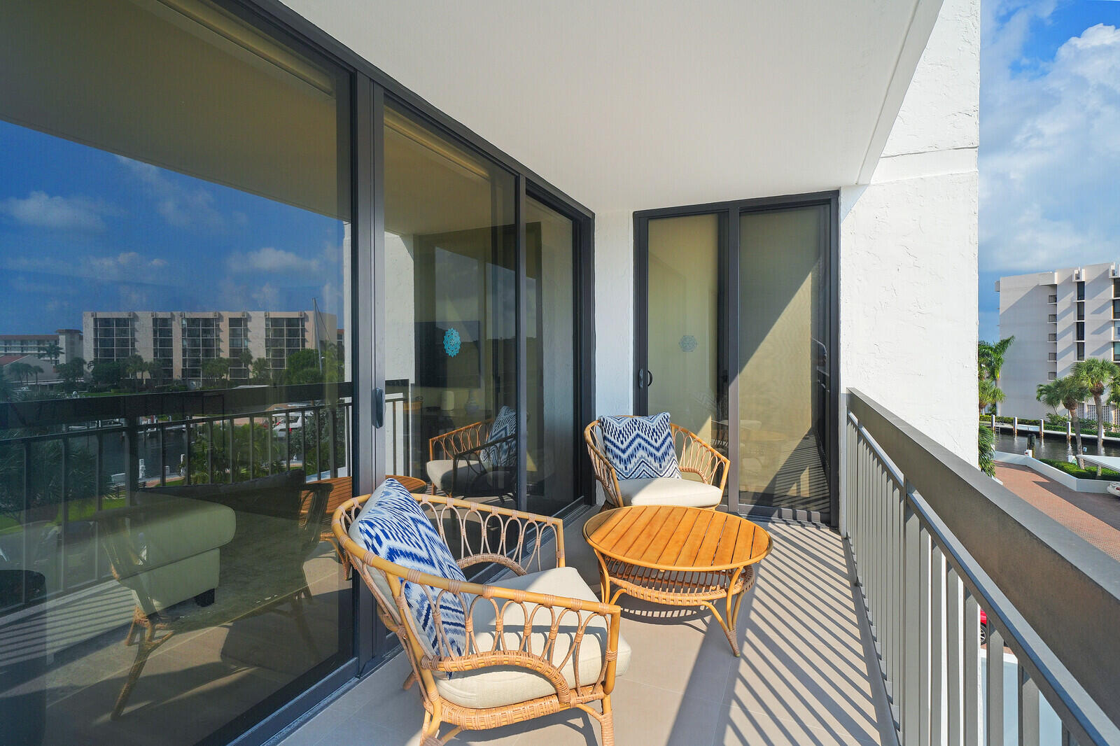2697 N Ocean Boulevard F-403 Property Photo 30
