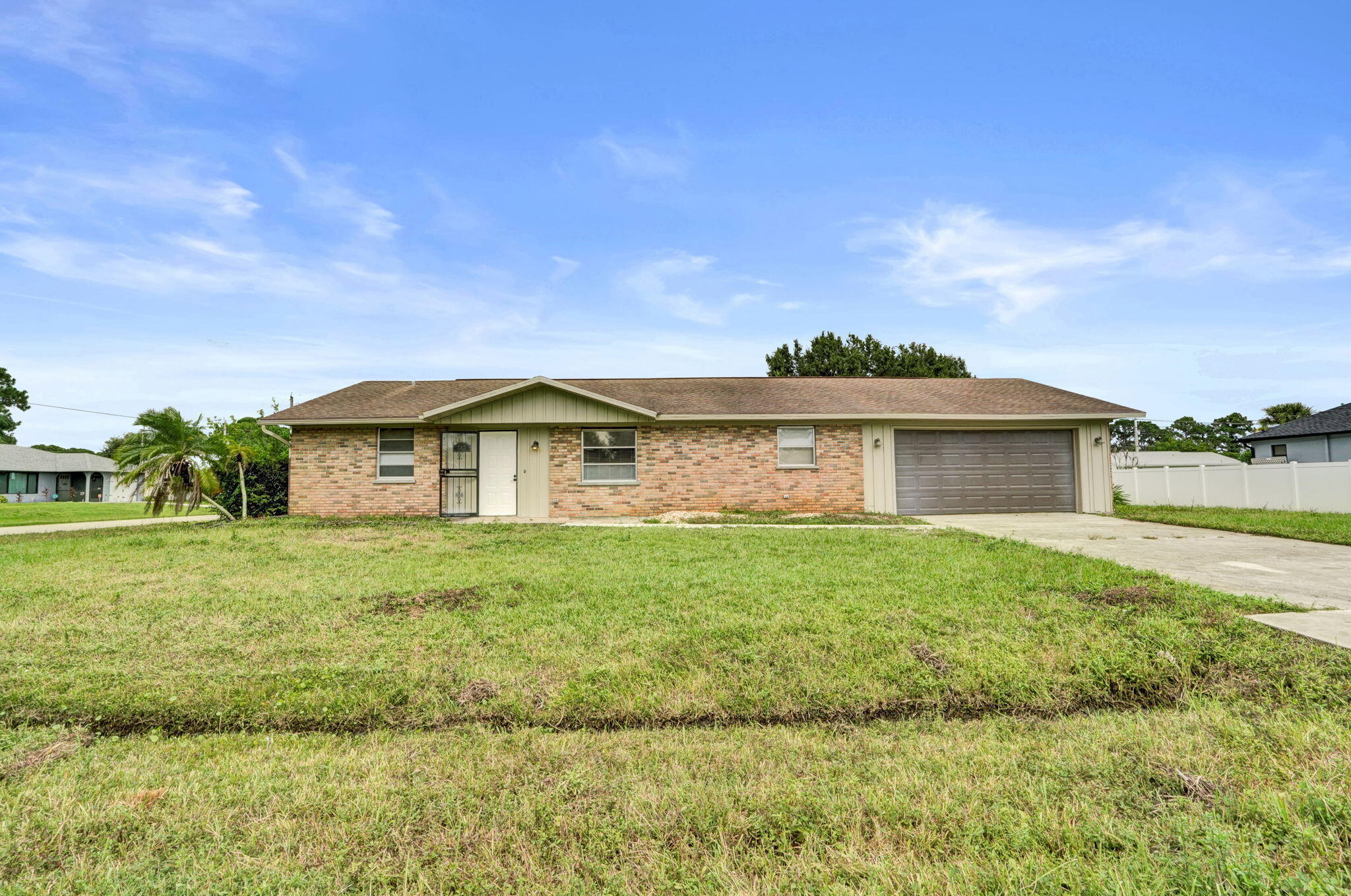 197 Sw Twig Avenue Property Photo 1