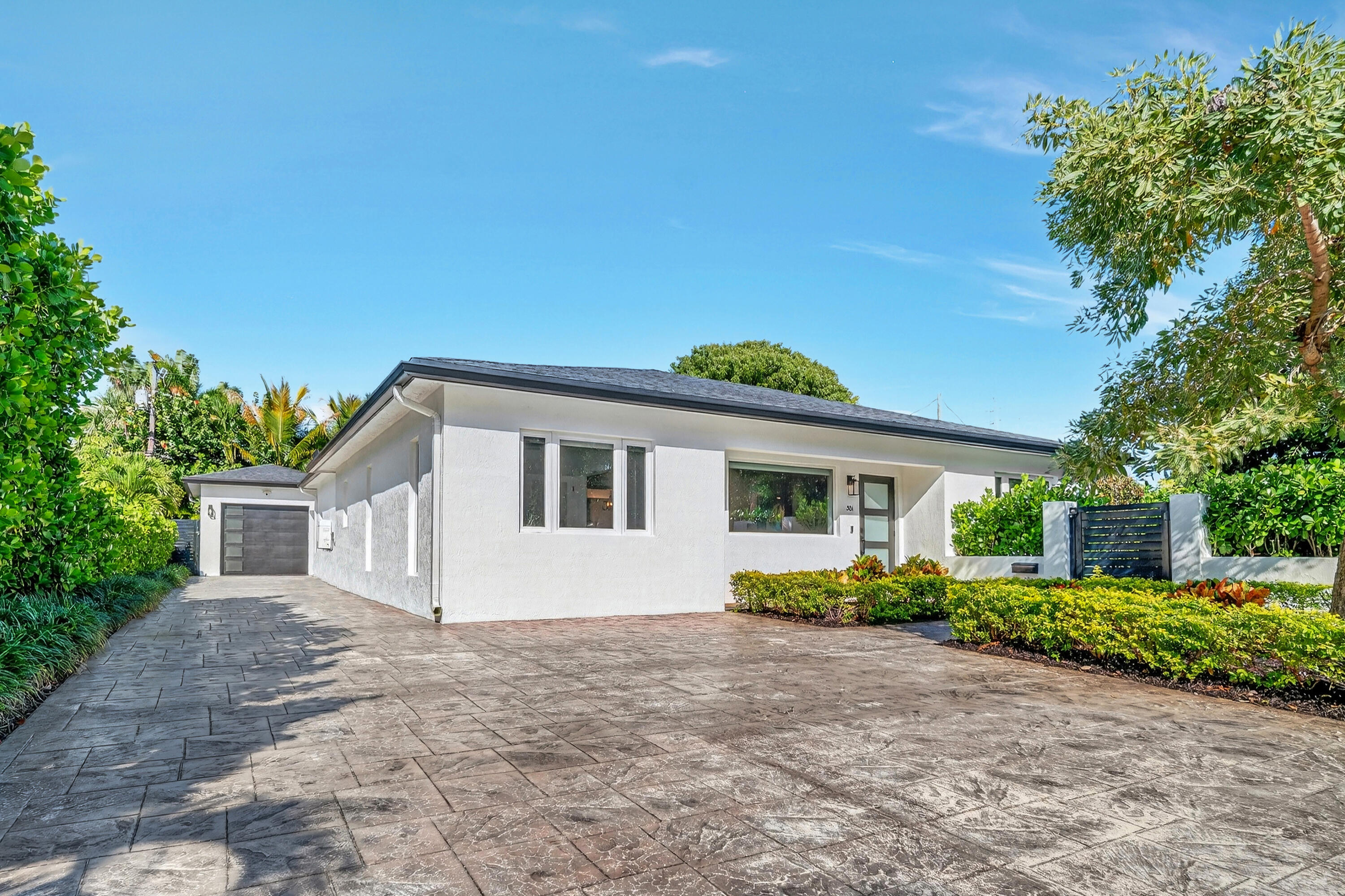 301 Pilgrim Road Property Photo 1