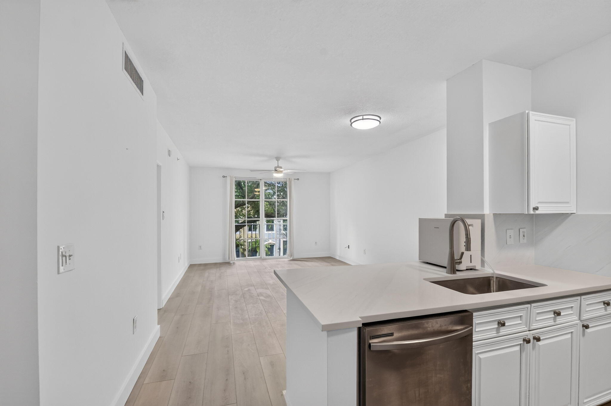 630 S Sapodilla Avenue 223 Property Photo 1
